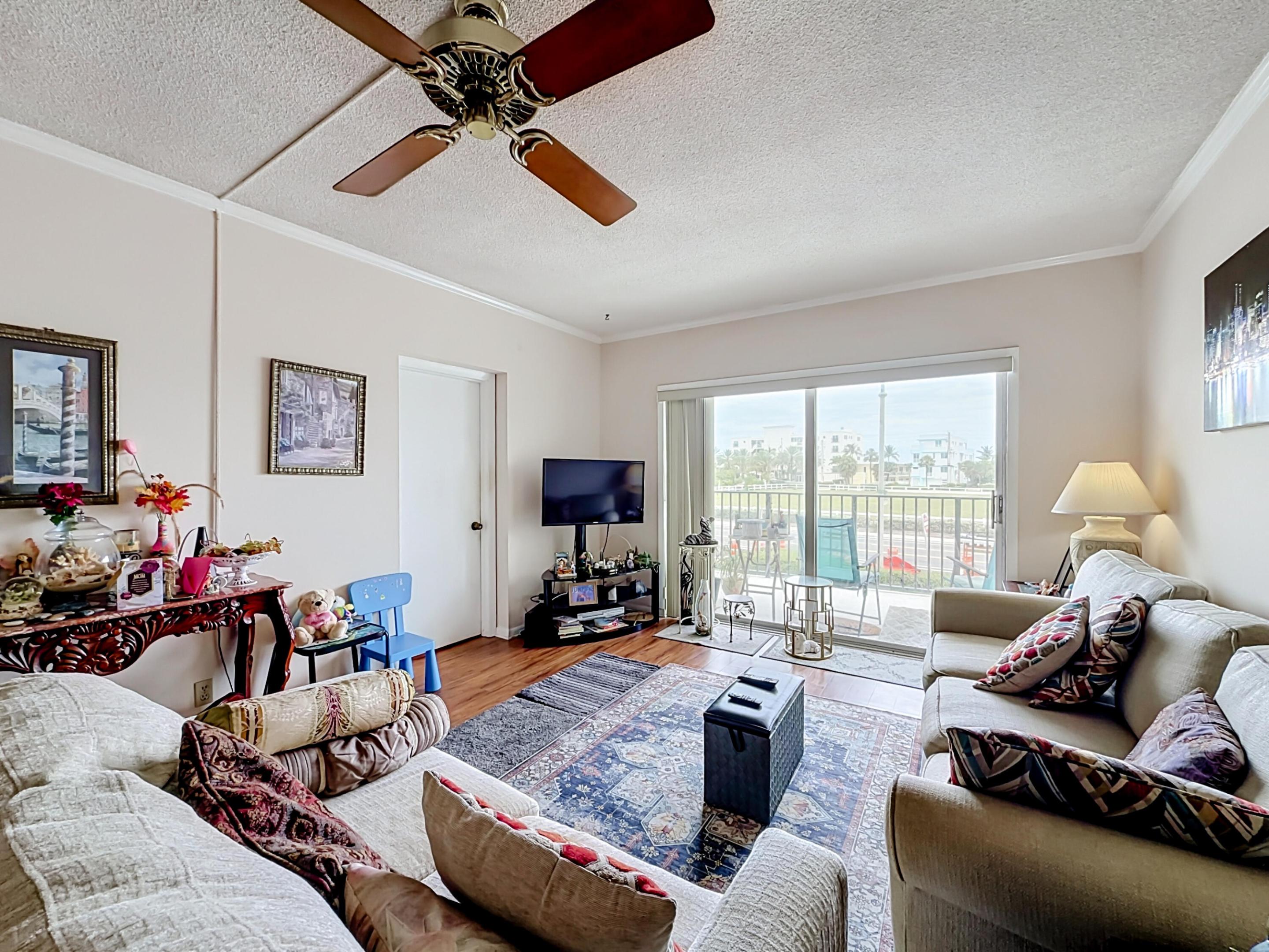 4117 Bougainvilla Drive 207, Lauderdale-By-The-Sea Unit: 207