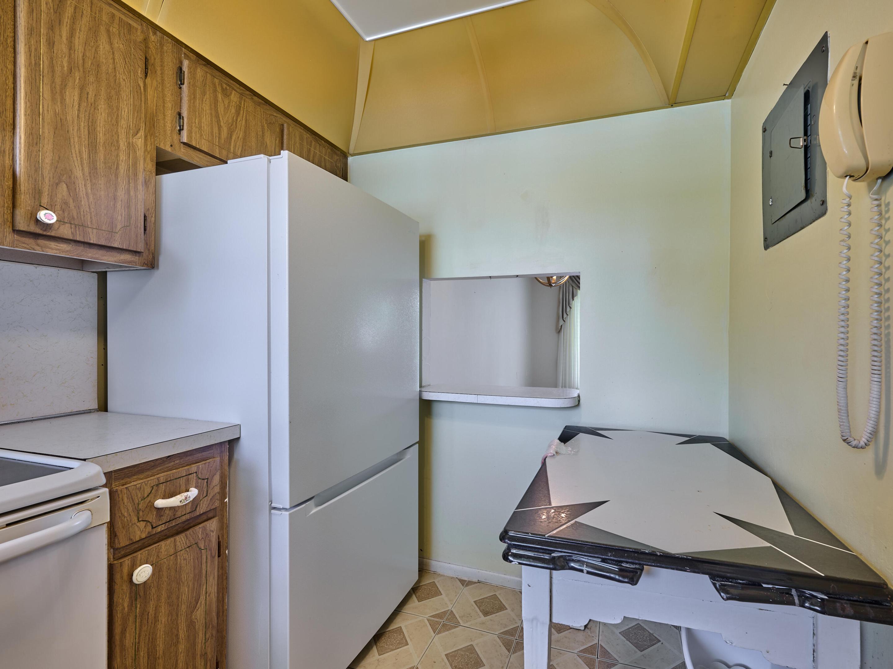 3091 E Sunrise Lakes Drive E Unit: 212