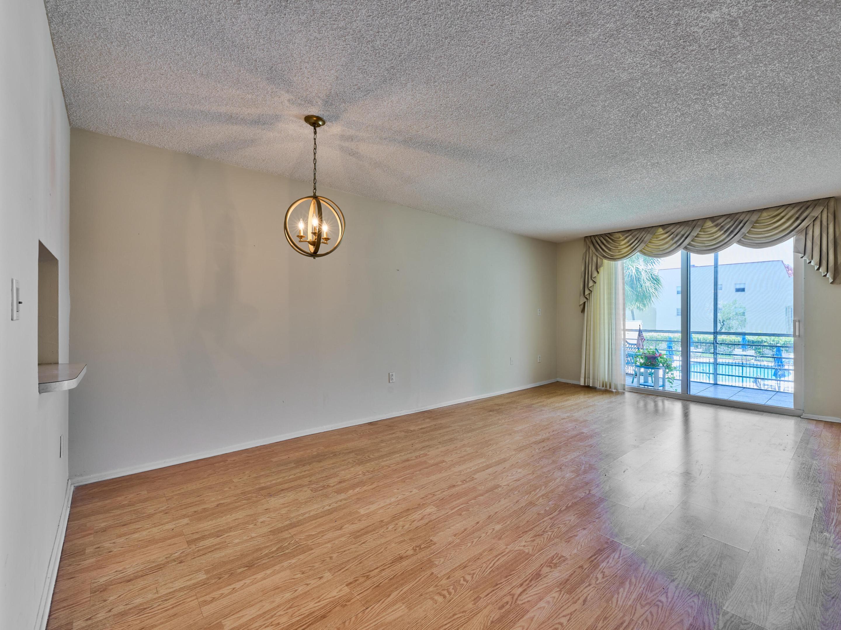 3091 E Sunrise Lakes Drive E Unit: 212