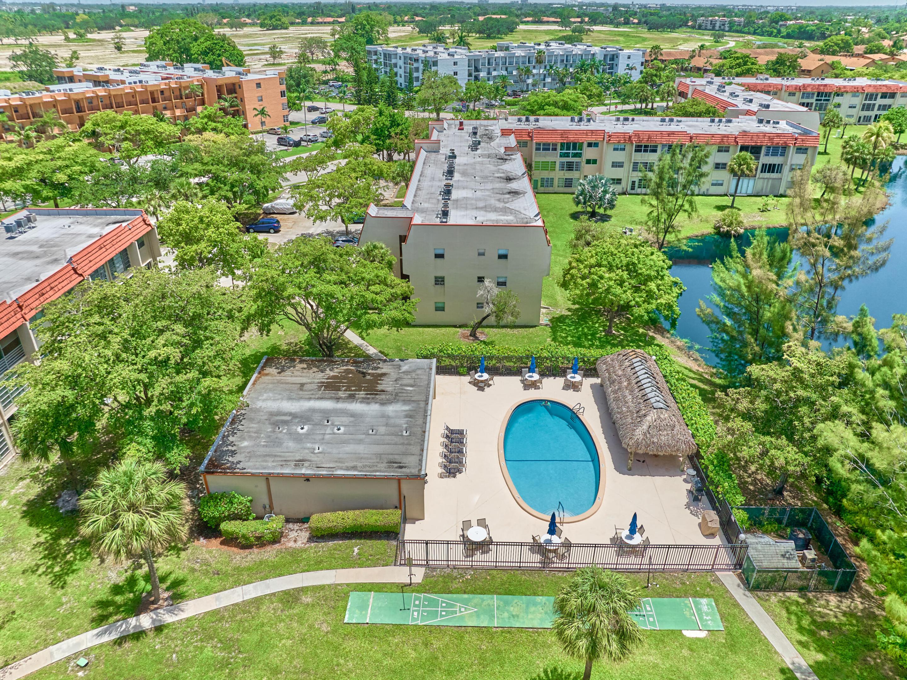 3091 E Sunrise Lakes Drive E Unit: 212