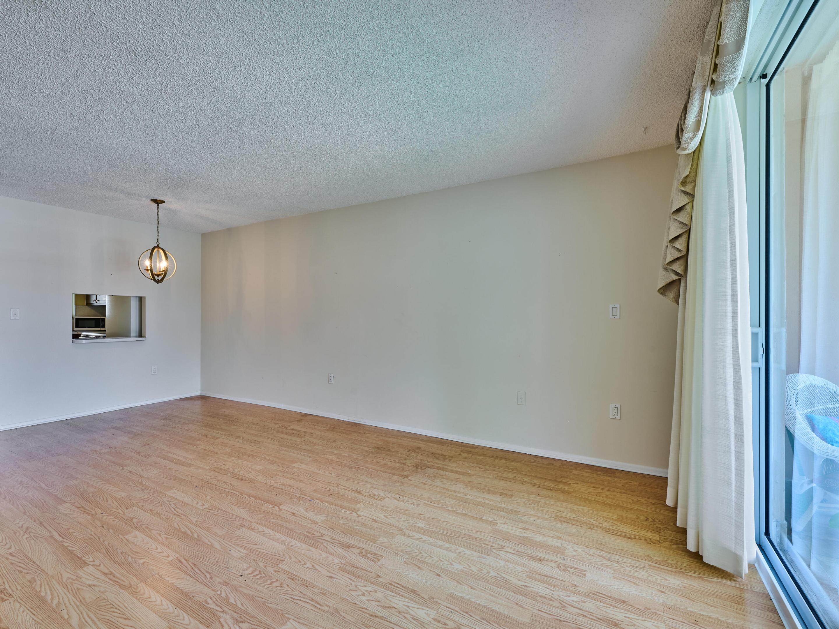 3091 E Sunrise Lakes Drive E Unit: 212