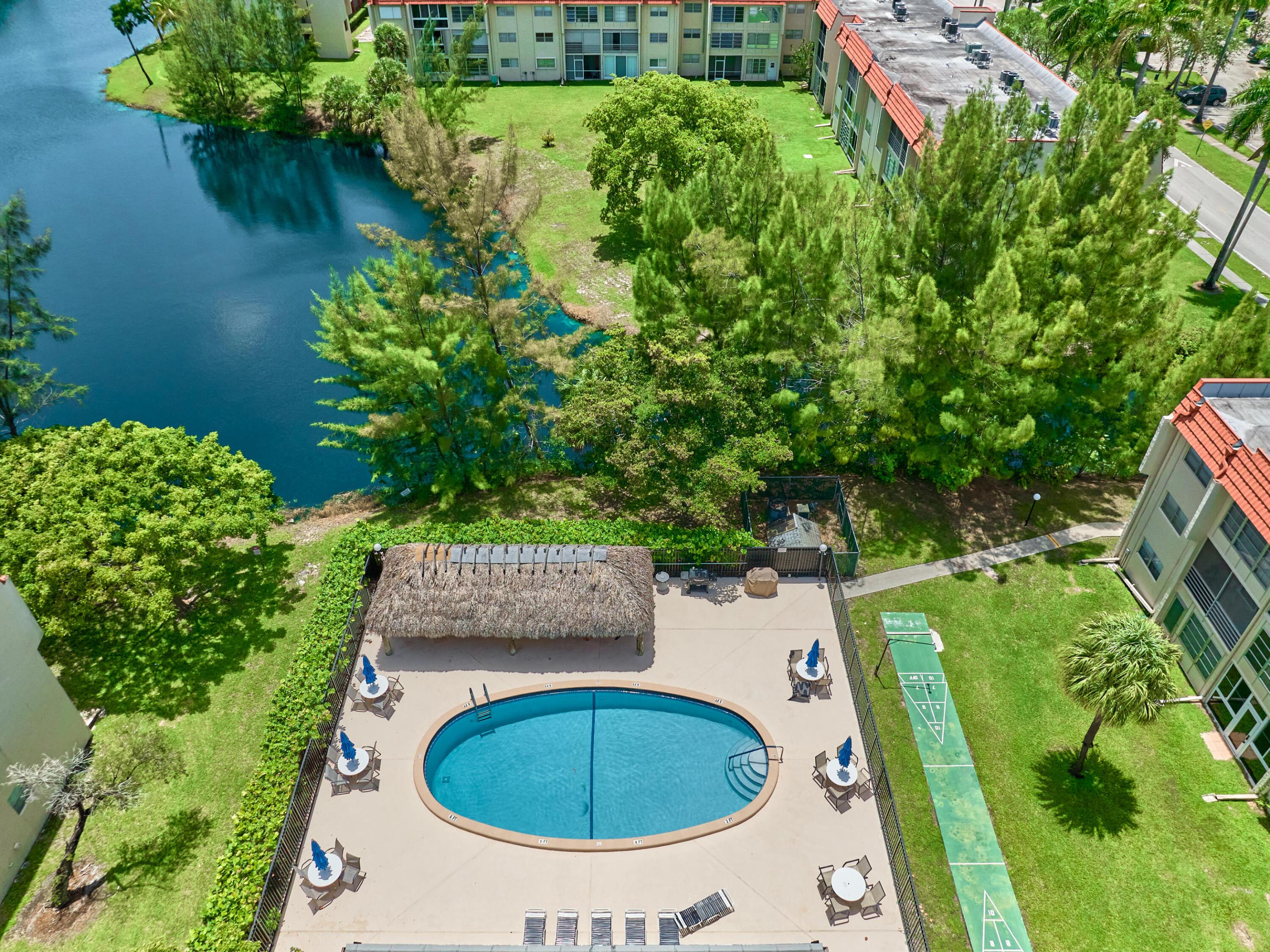 3091 E Sunrise Lakes Drive E Unit: 212