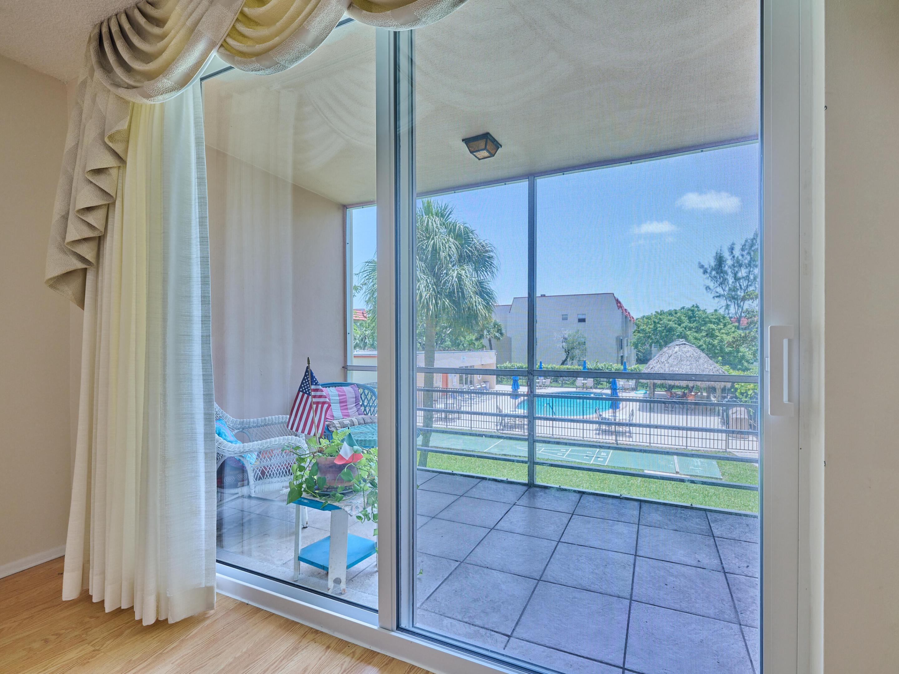 3091 E Sunrise Lakes Drive E Unit: 212