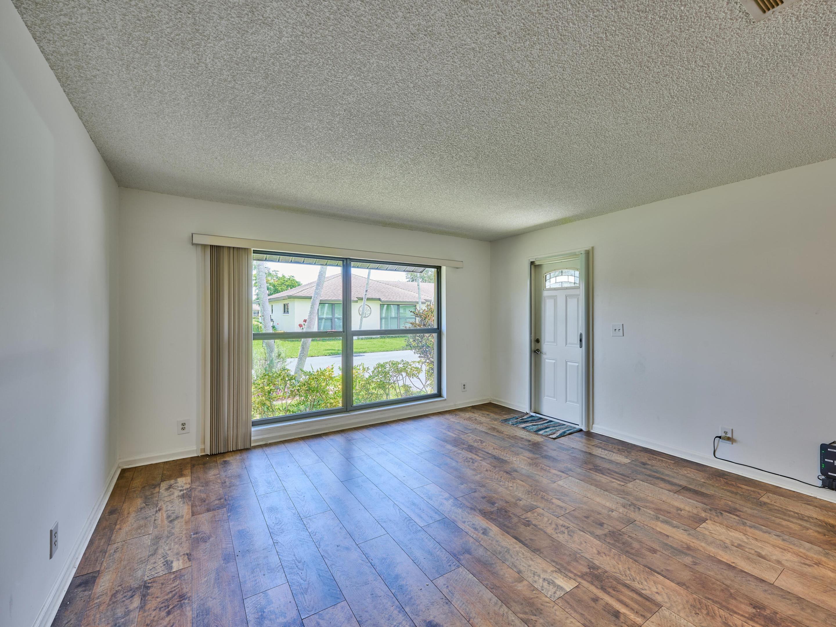 4845 EQUESTRIAN Circle B