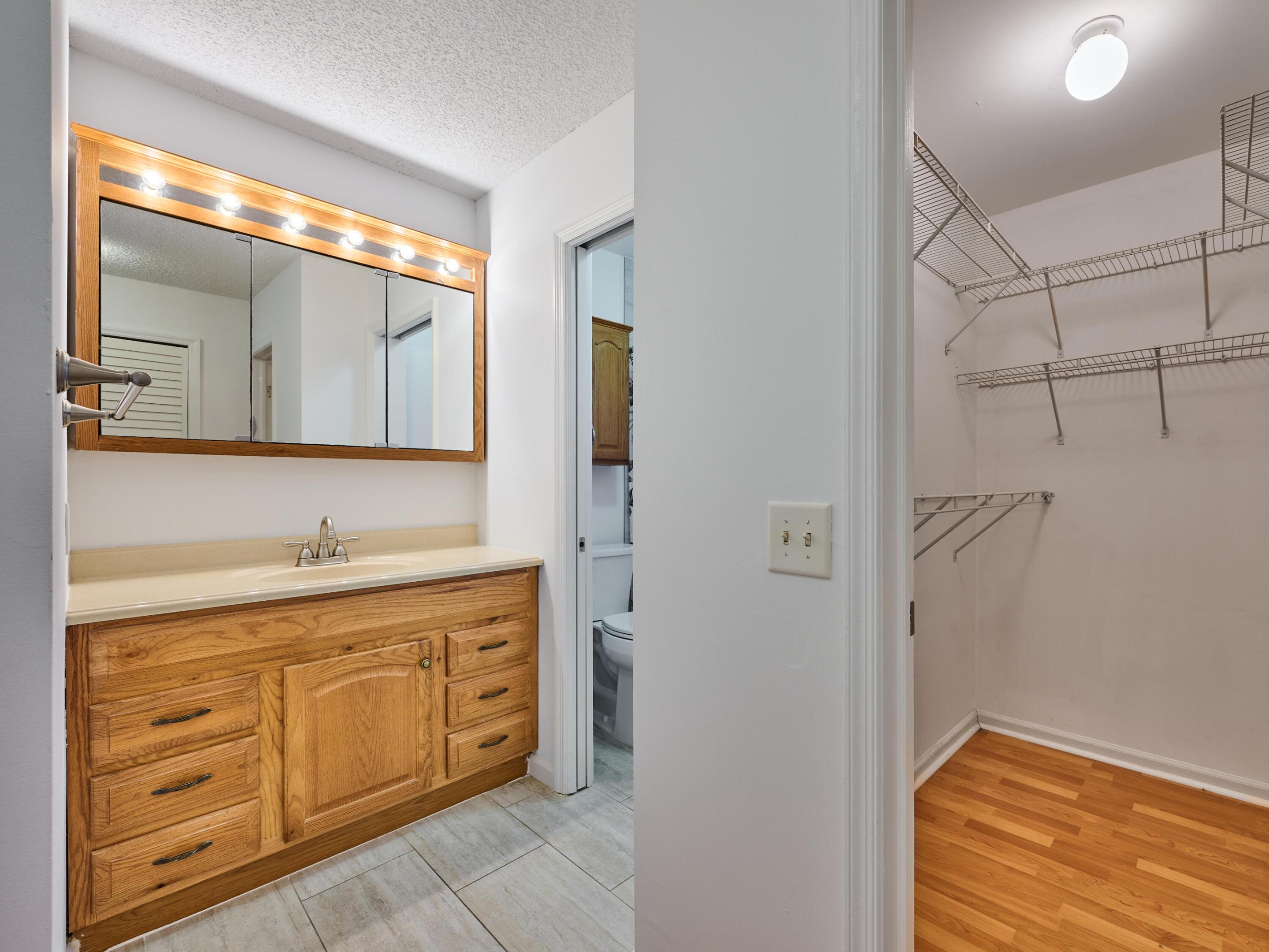 4845 EQUESTRIAN Circle B