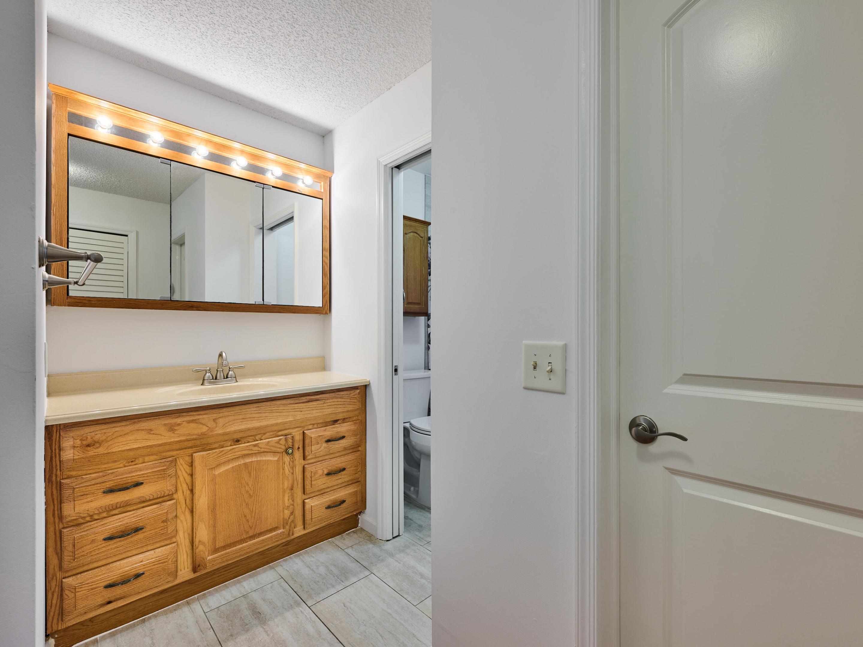 4845 EQUESTRIAN Circle B