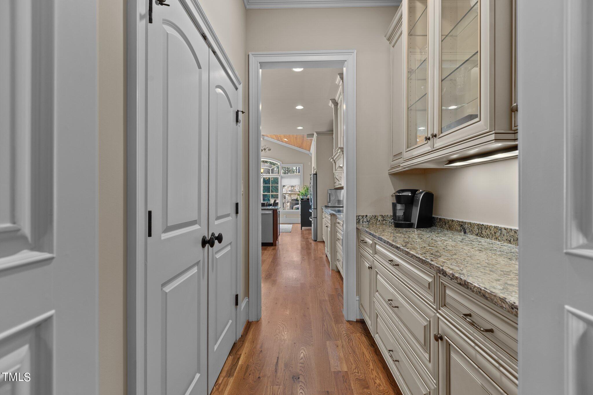 12316 The Gates Drive