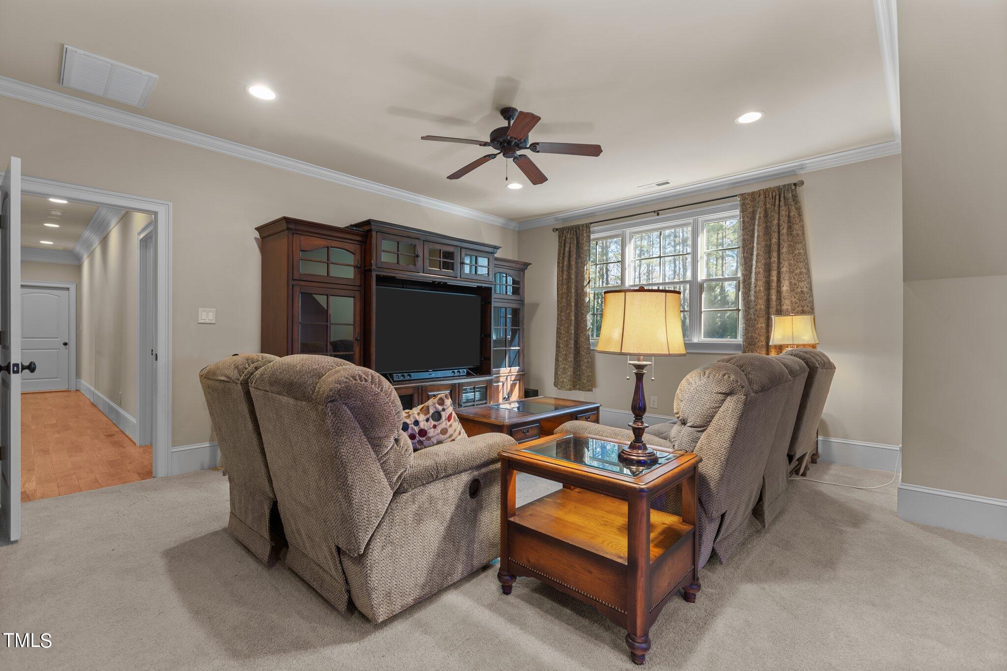 12316 The Gates Drive