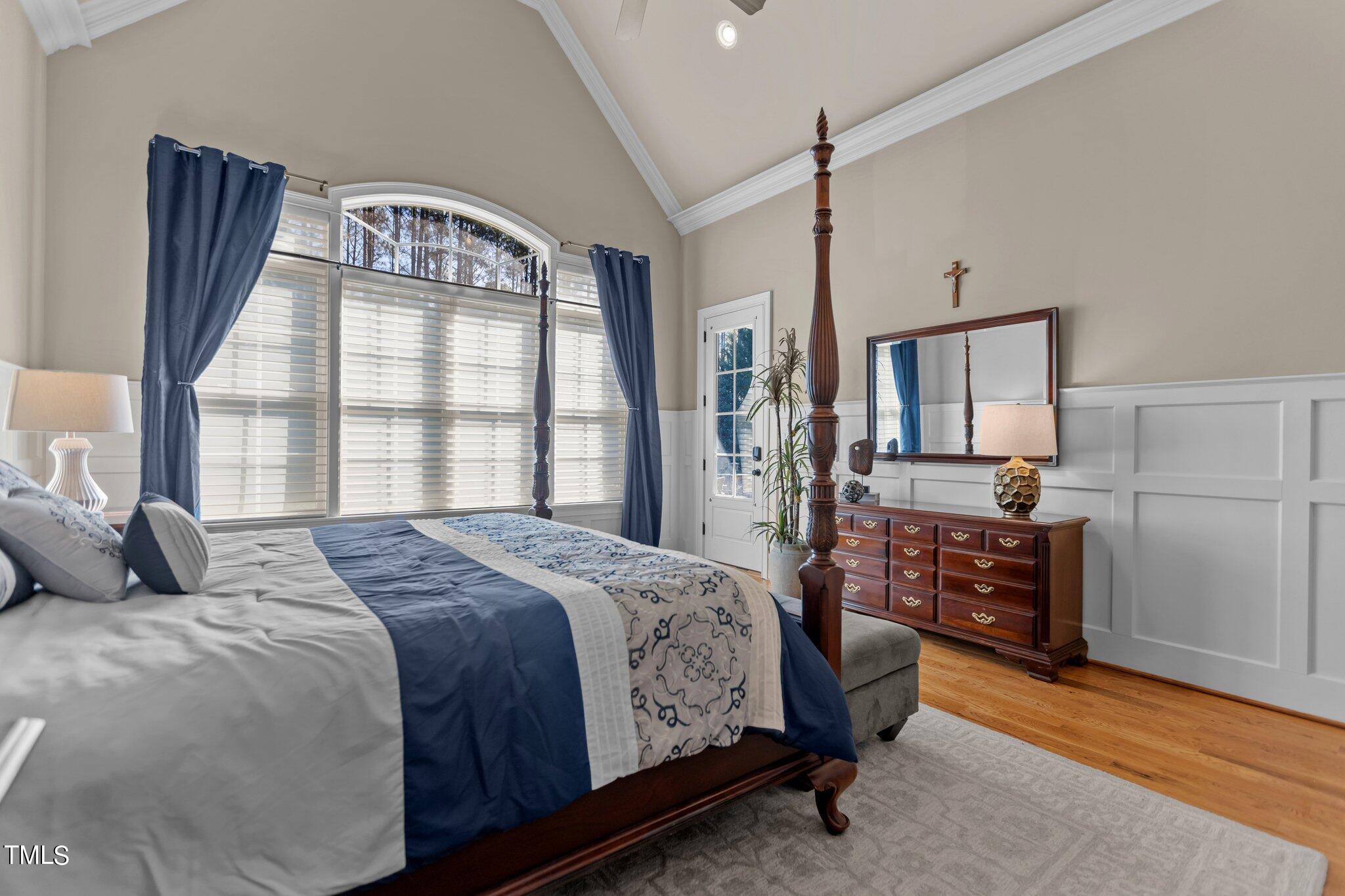 12316 The Gates Drive