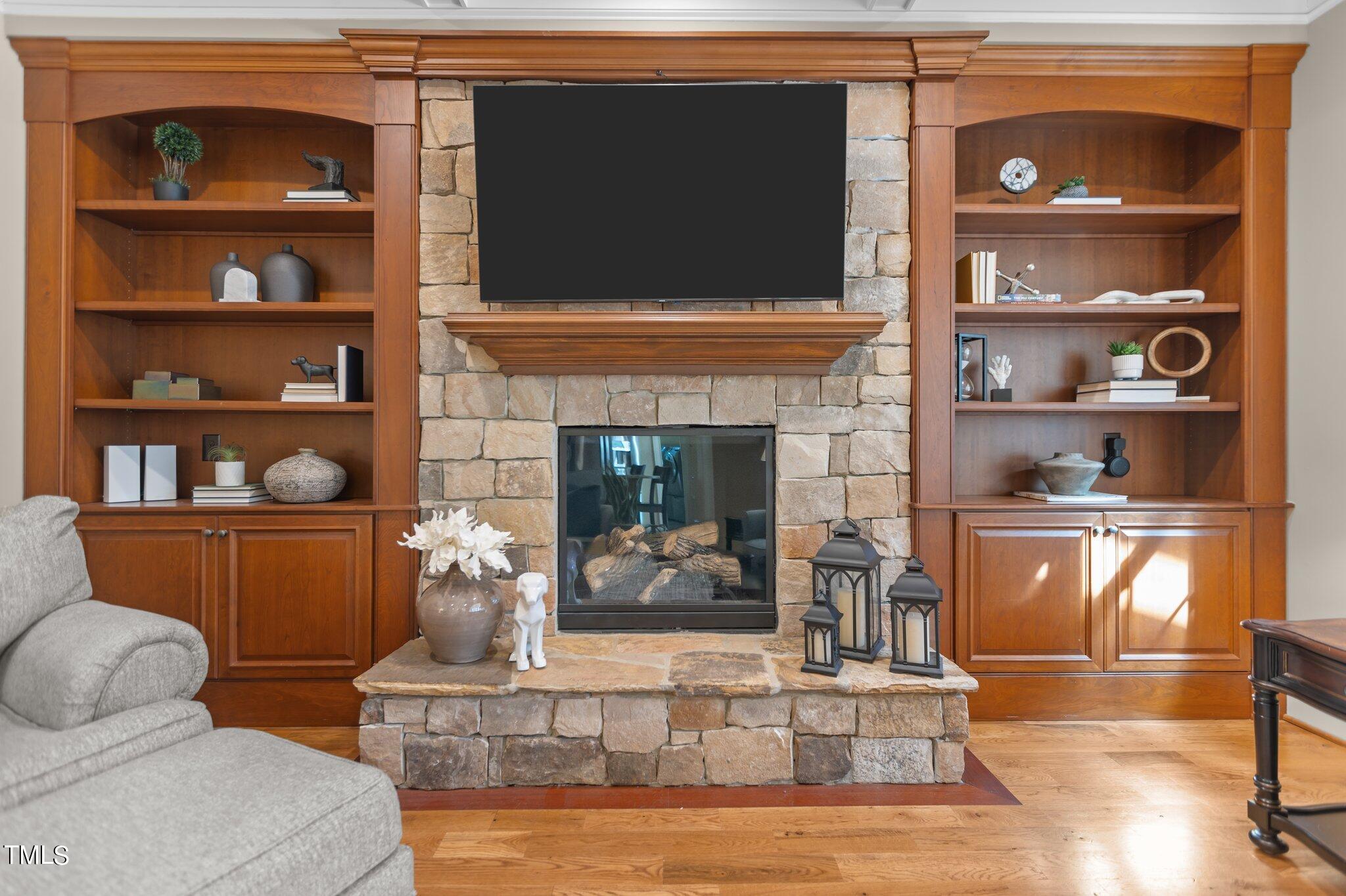 12316 The Gates Drive