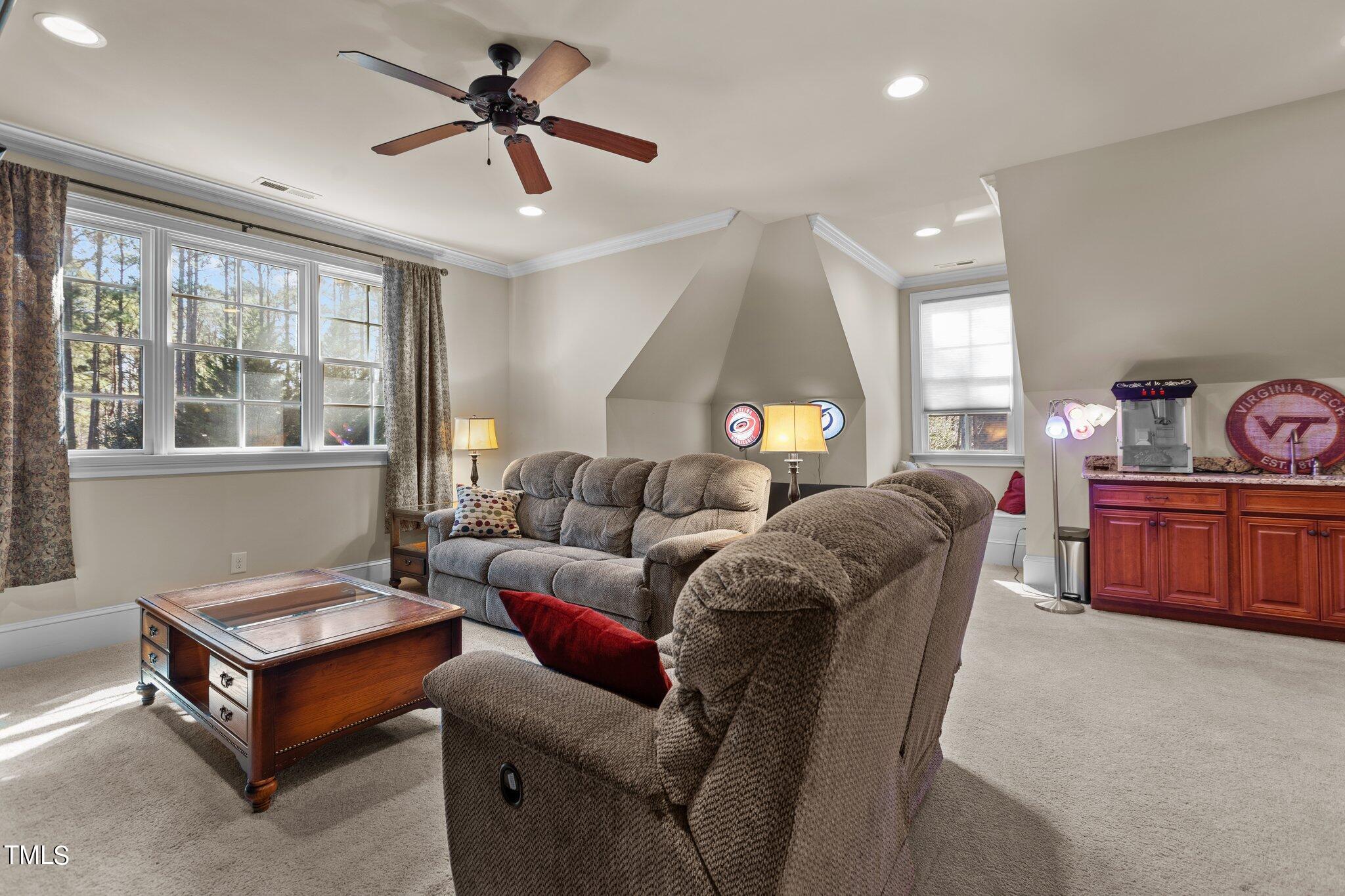 12316 The Gates Drive