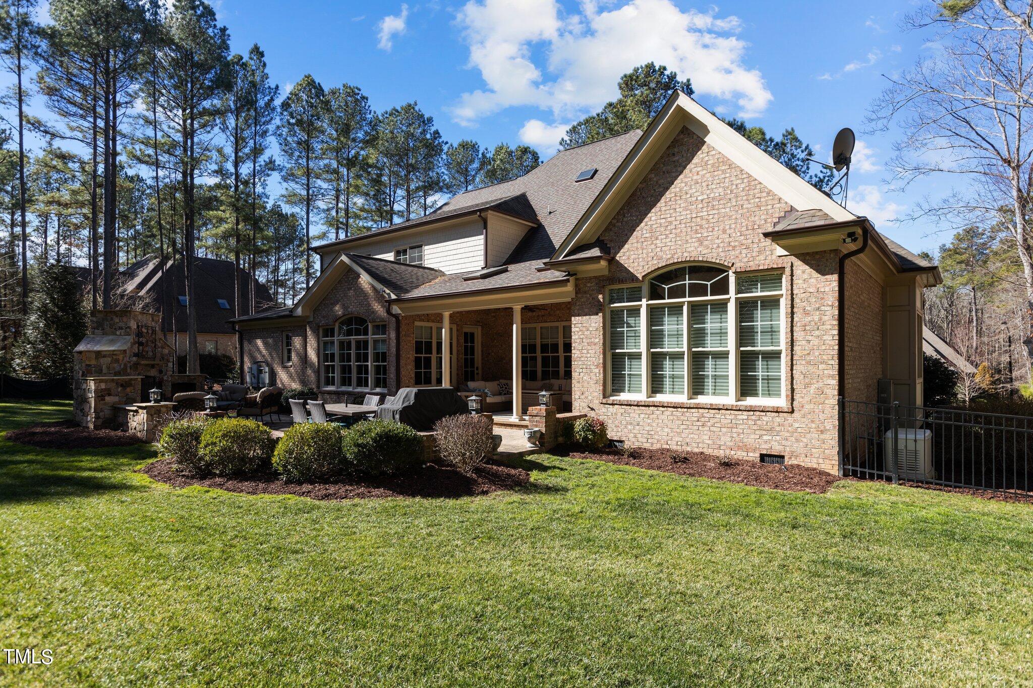 12316 The Gates Drive