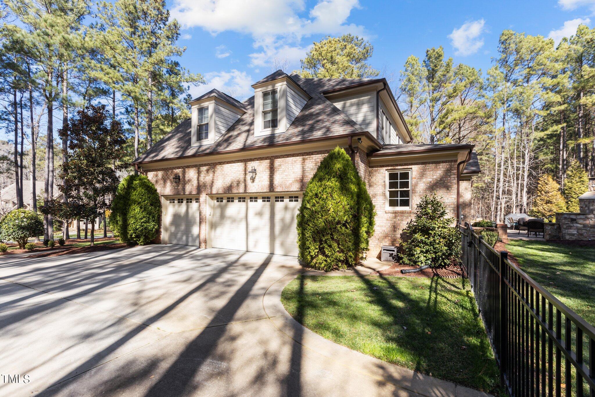 12316 The Gates Drive