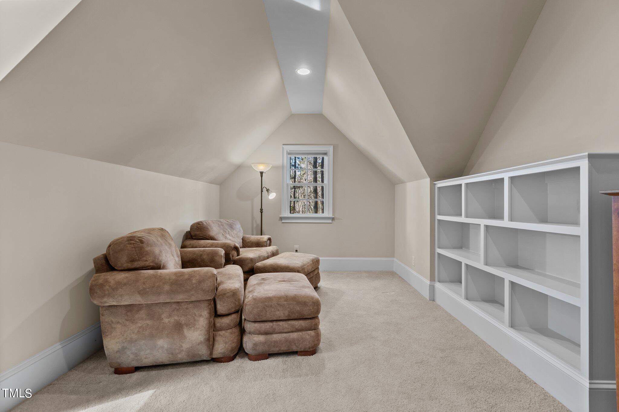 12316 The Gates Drive