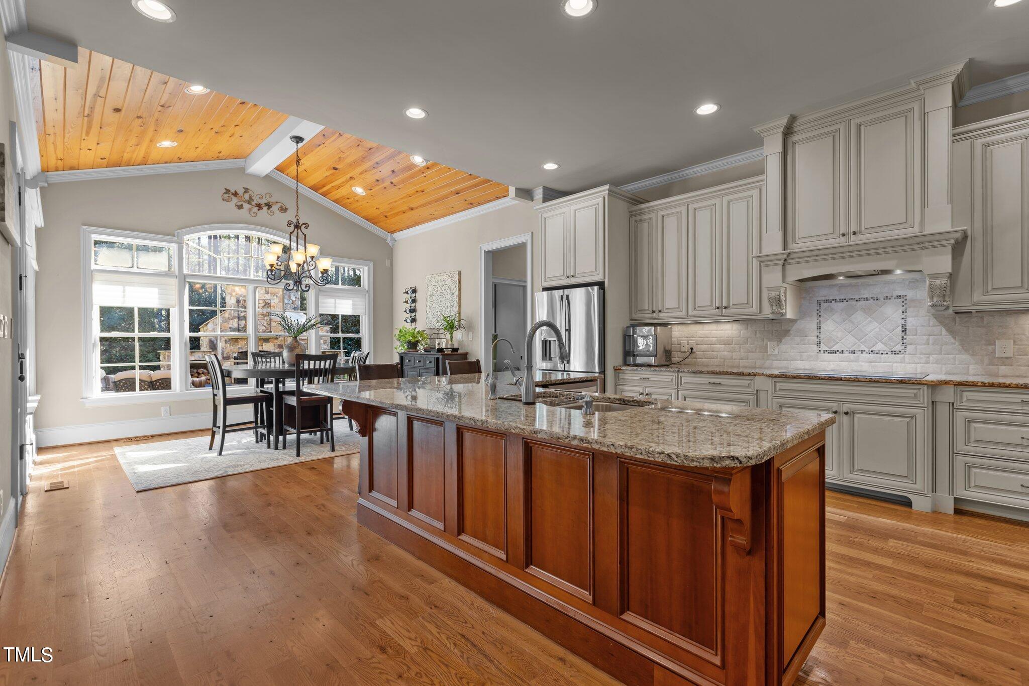 12316 The Gates Drive