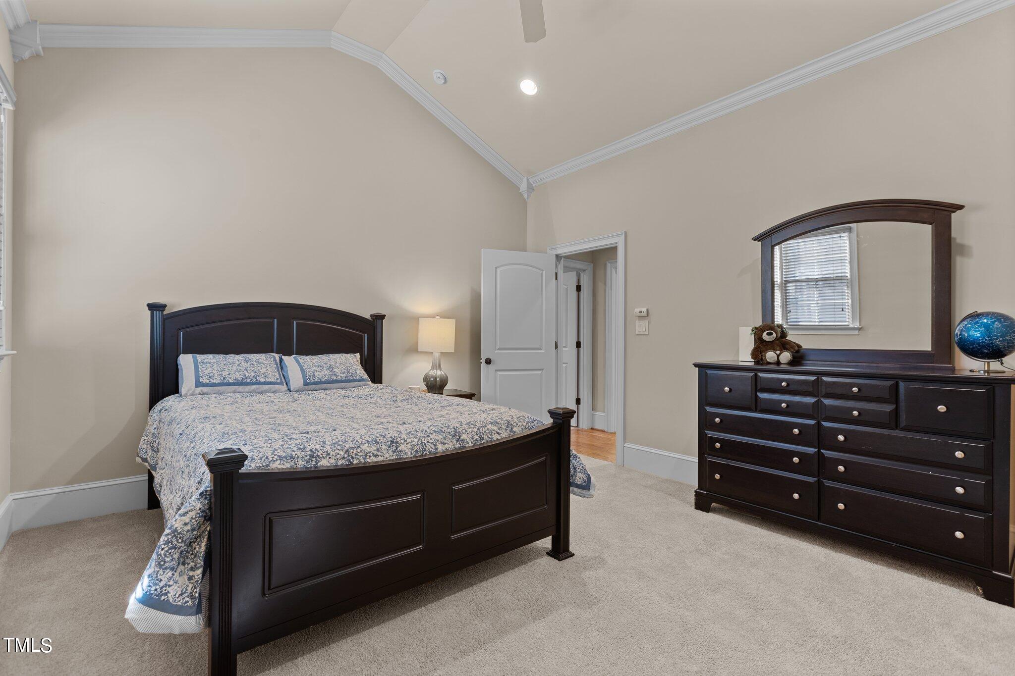 12316 The Gates Drive