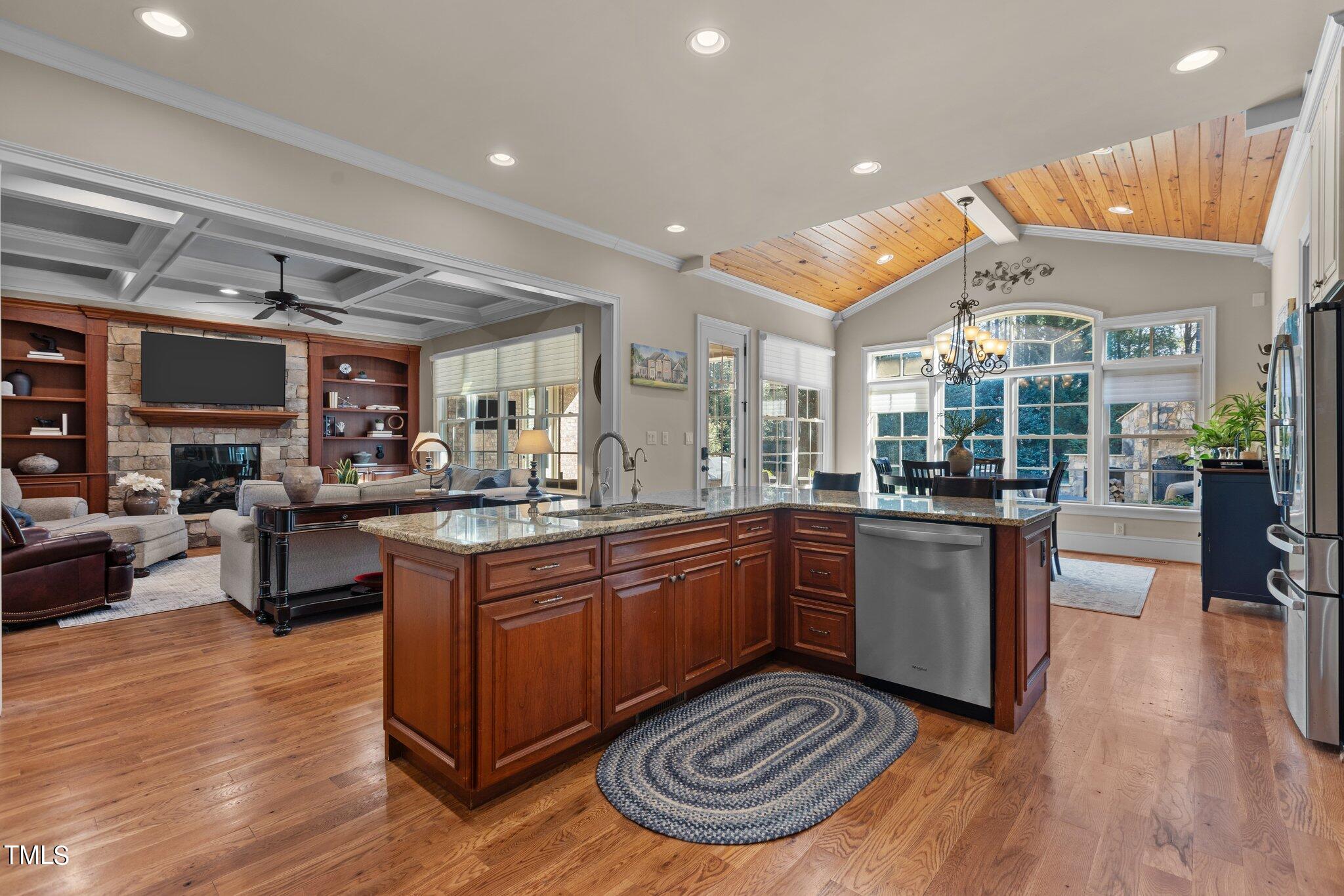 12316 The Gates Drive