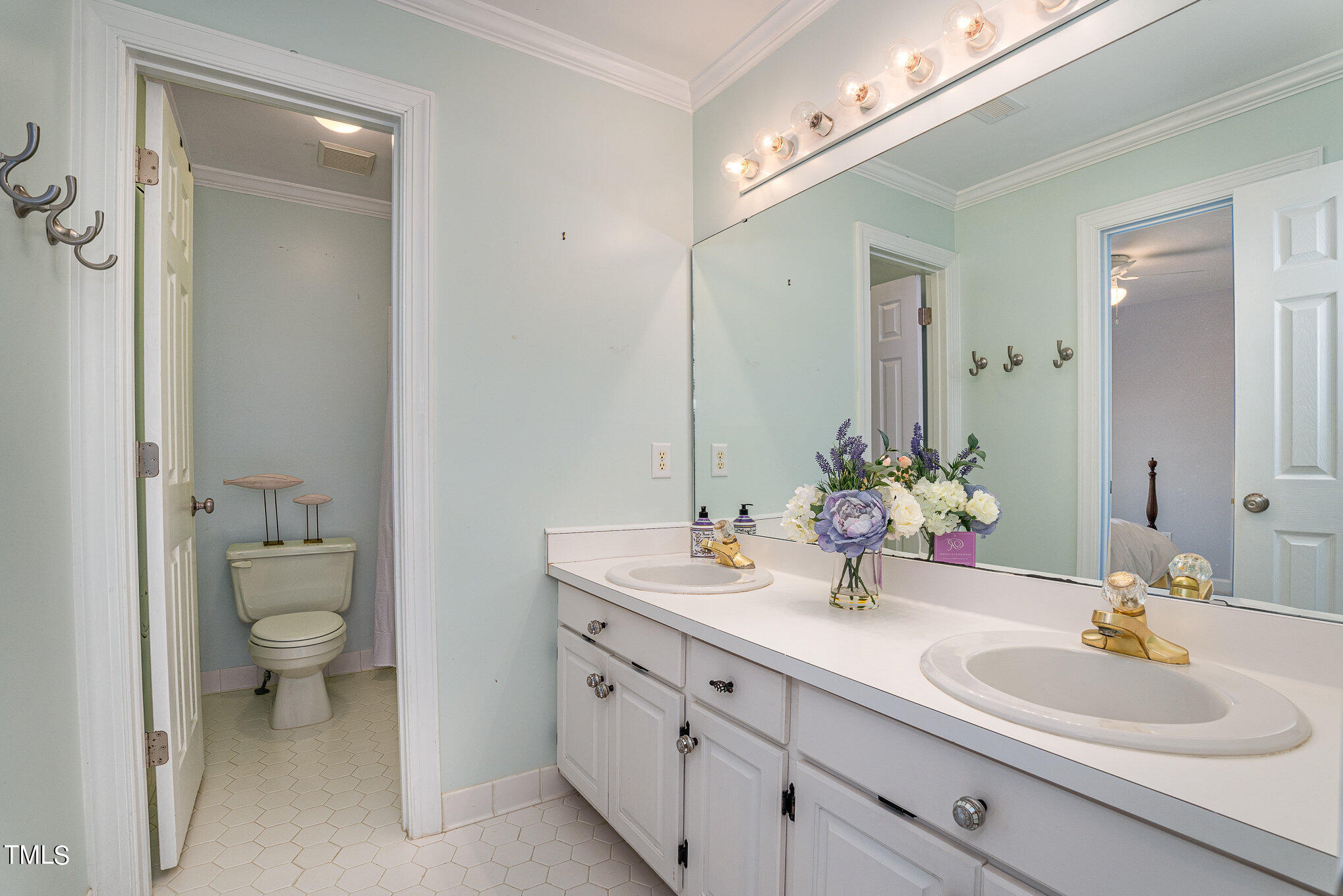 5428 Shoreline Court