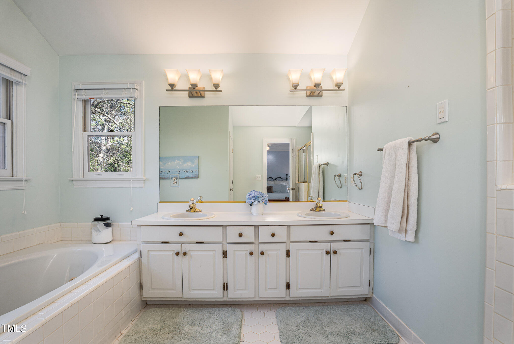 5428 Shoreline Court