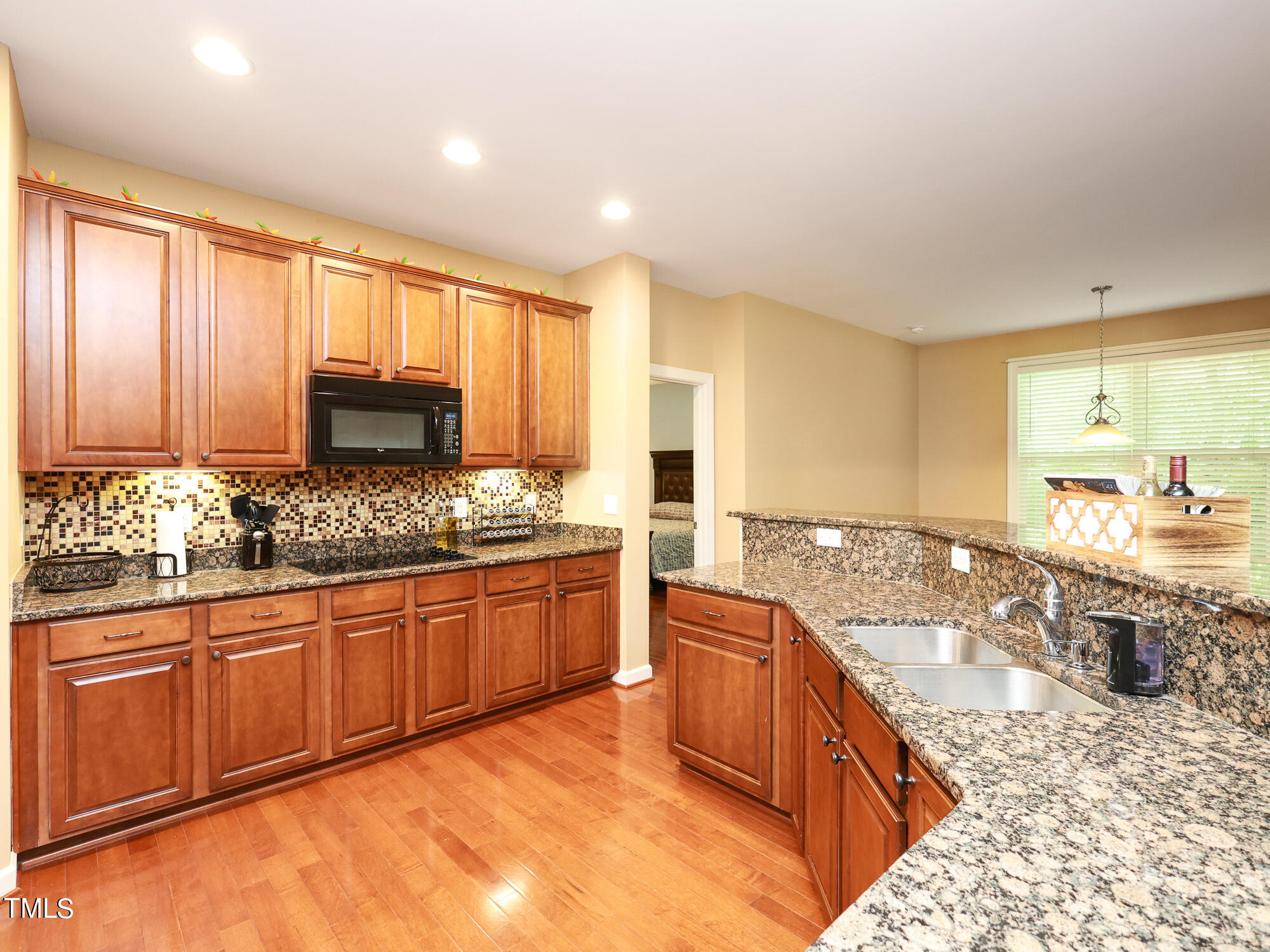 219 W Hatterleigh Avenue