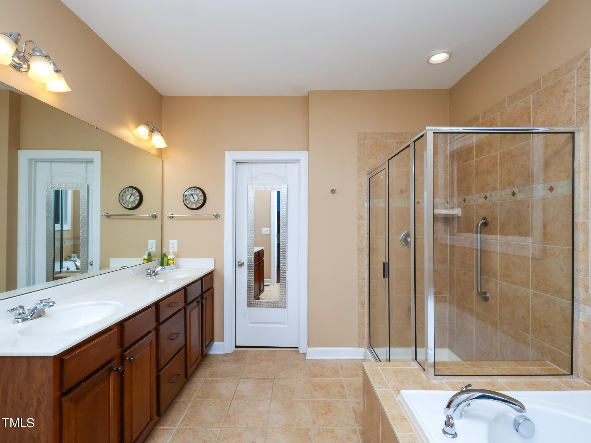 219 W Hatterleigh Avenue