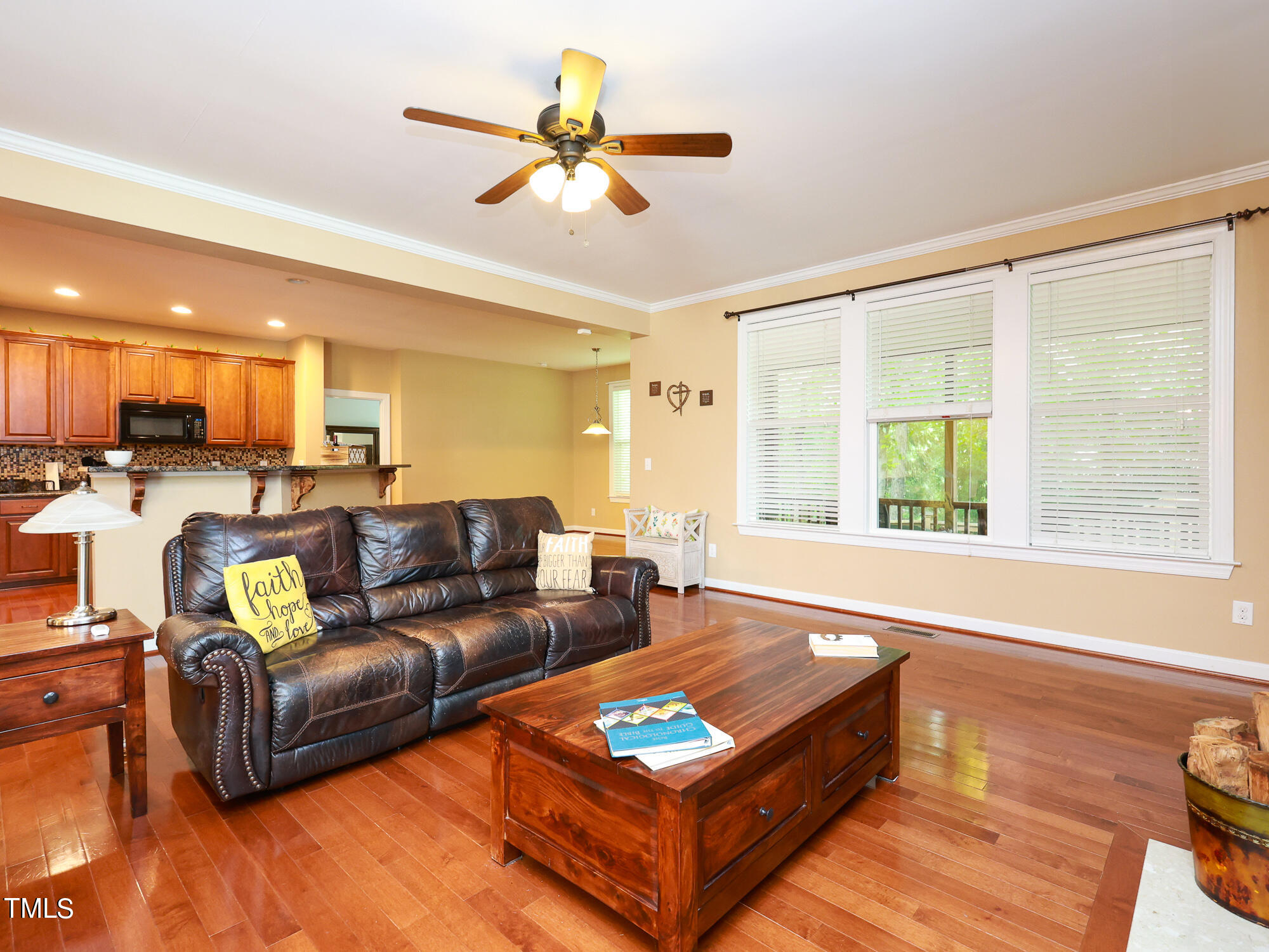 219 W Hatterleigh Avenue