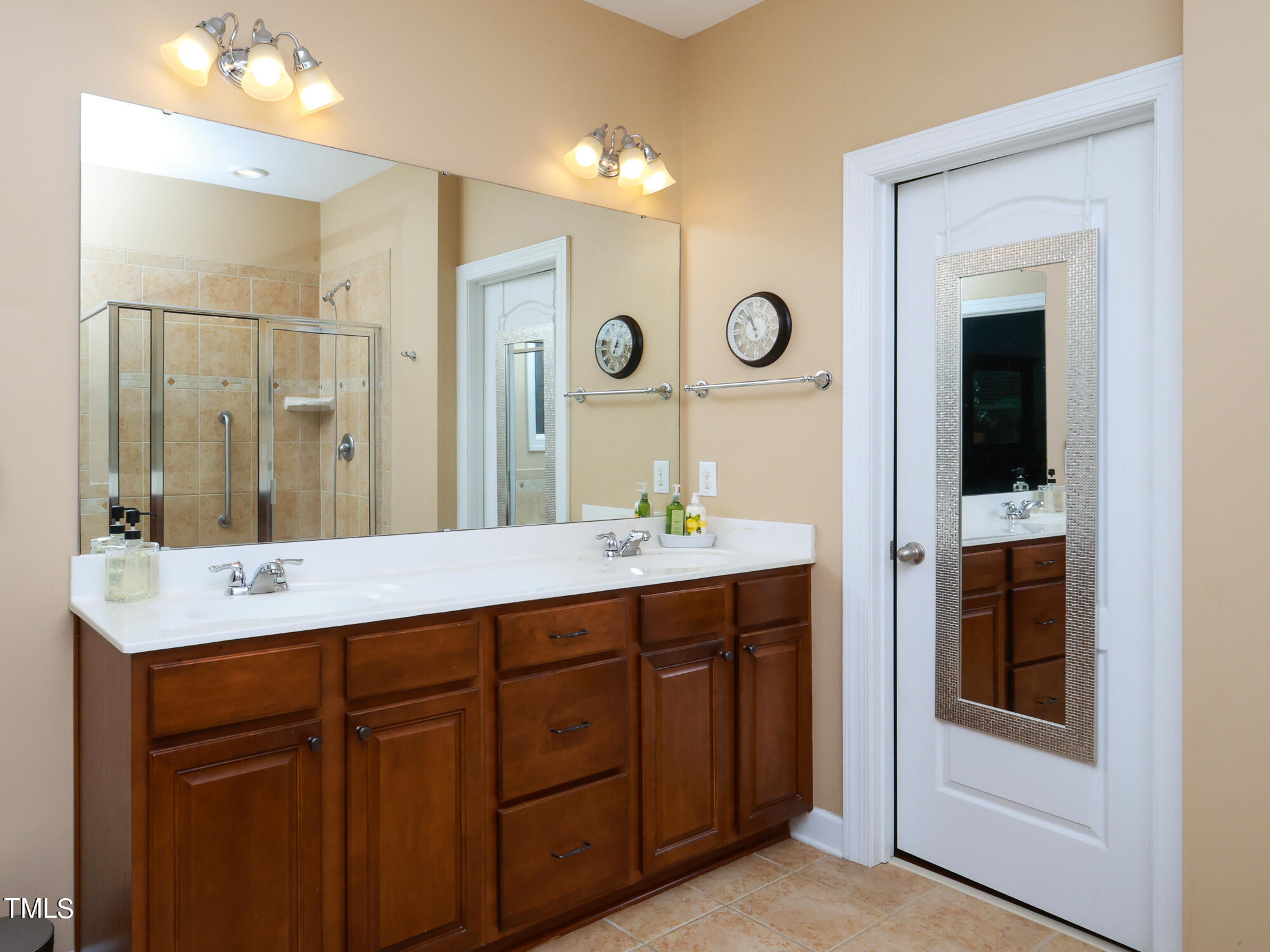 219 W Hatterleigh Avenue