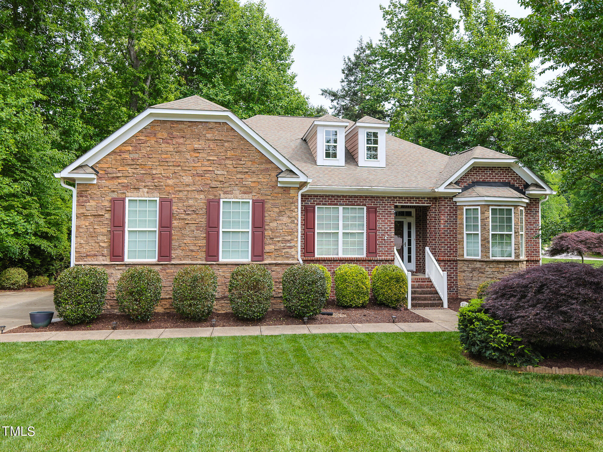 219 W Hatterleigh Avenue