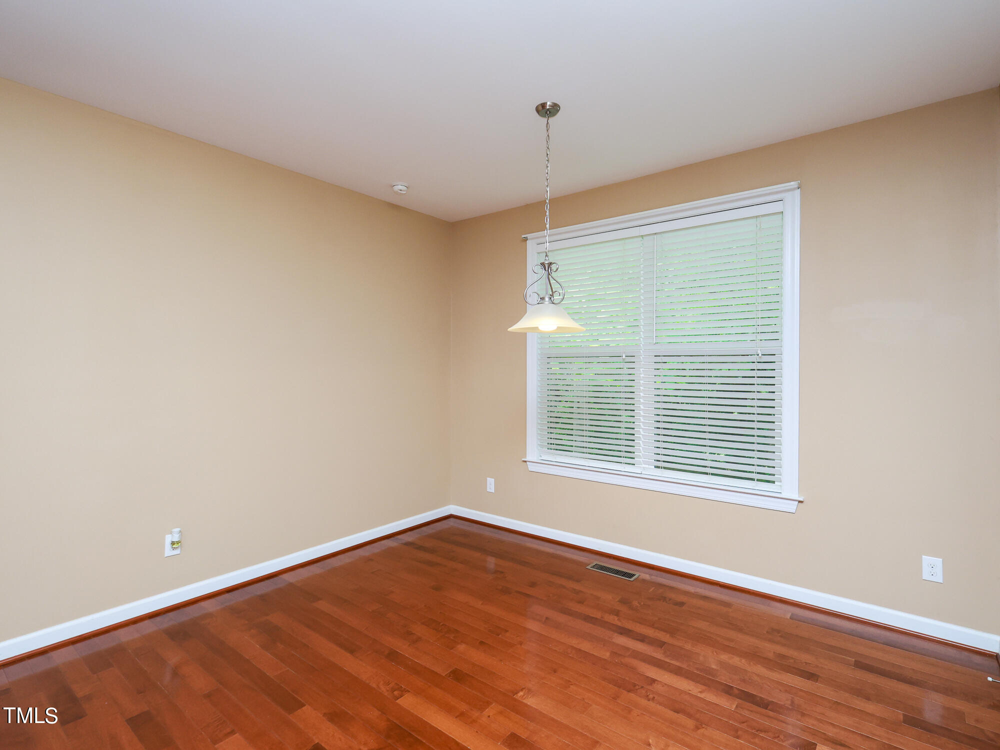 219 W Hatterleigh Avenue