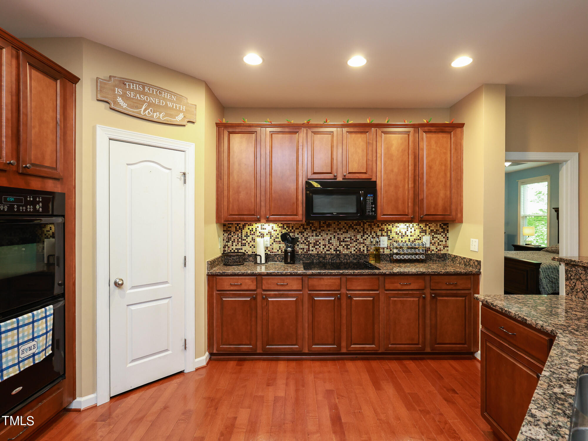 219 W Hatterleigh Avenue