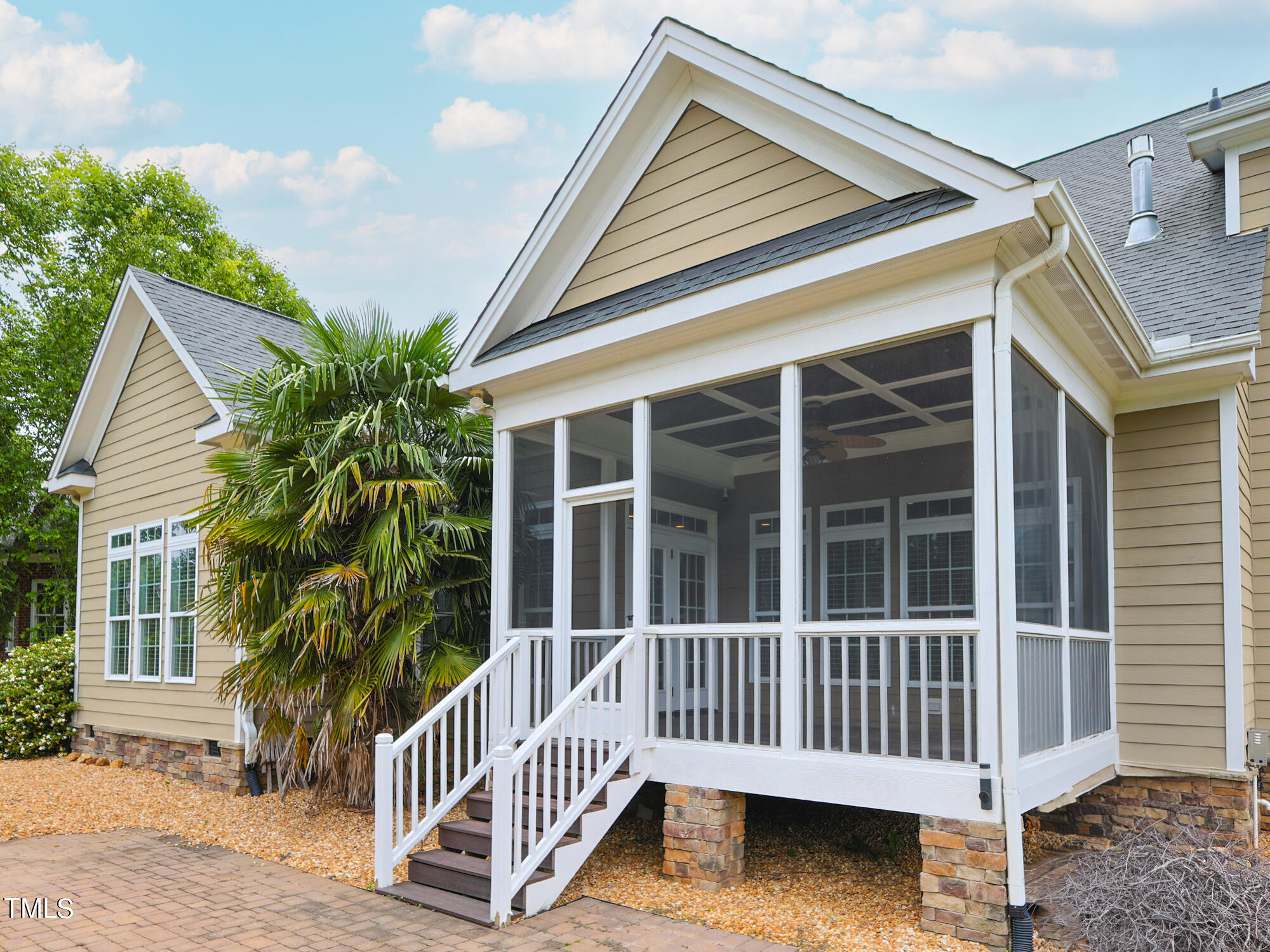 3212 Bankswood Drive