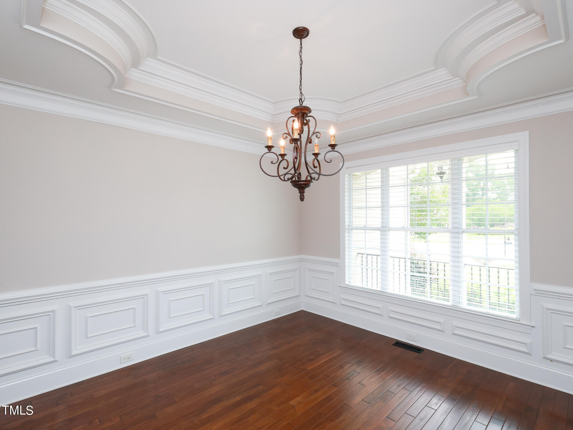 3212 Bankswood Drive