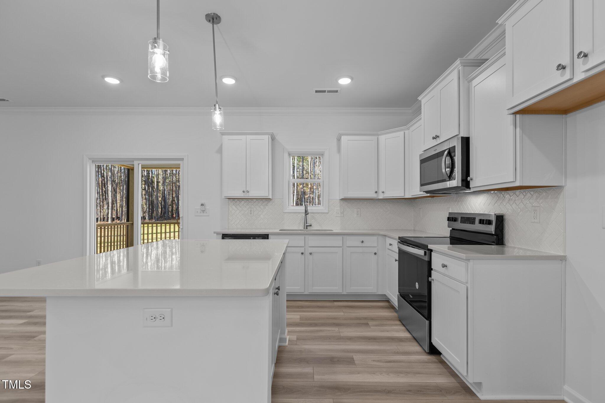 5009 Macleod Place