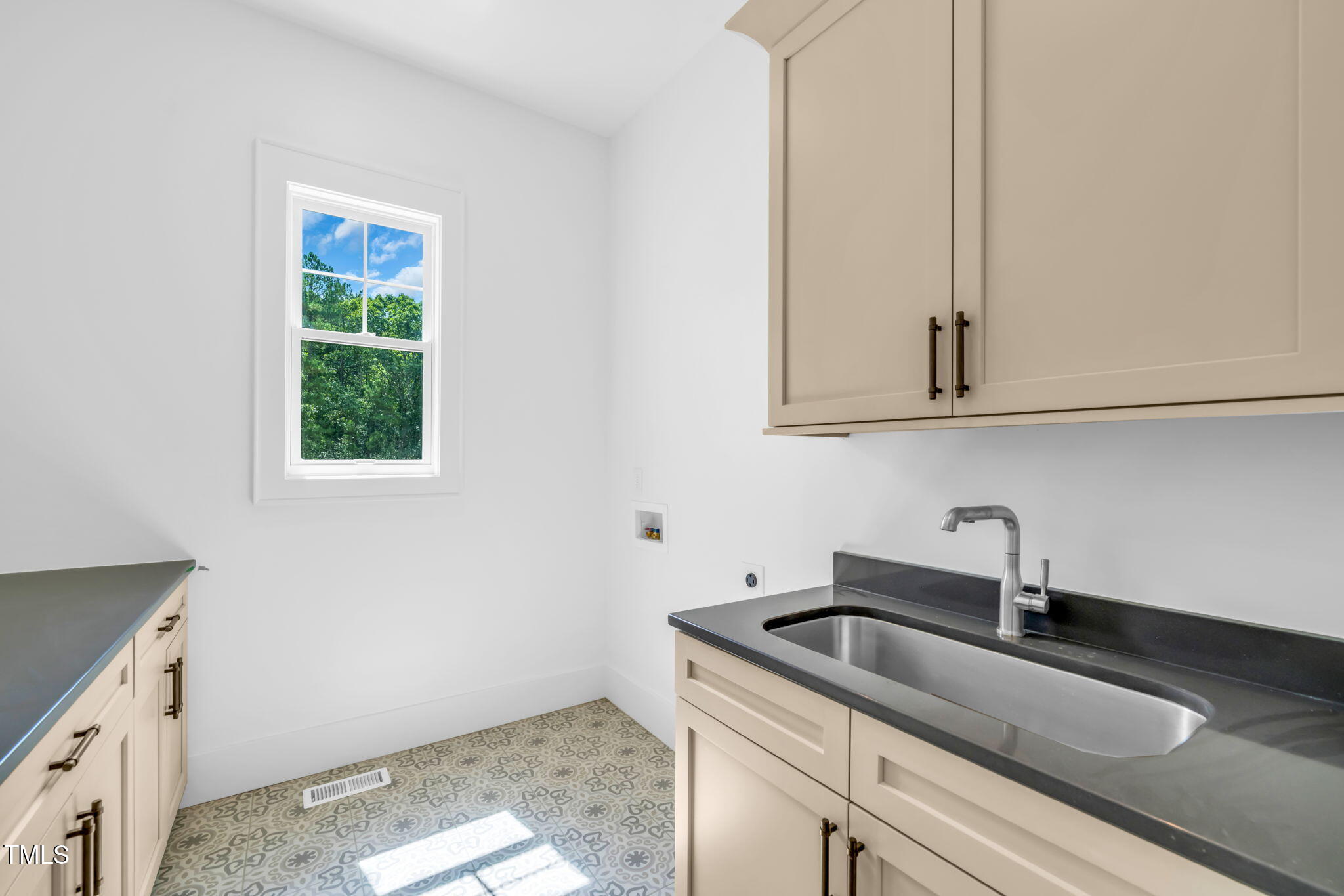 6225 Horse Fly Trail