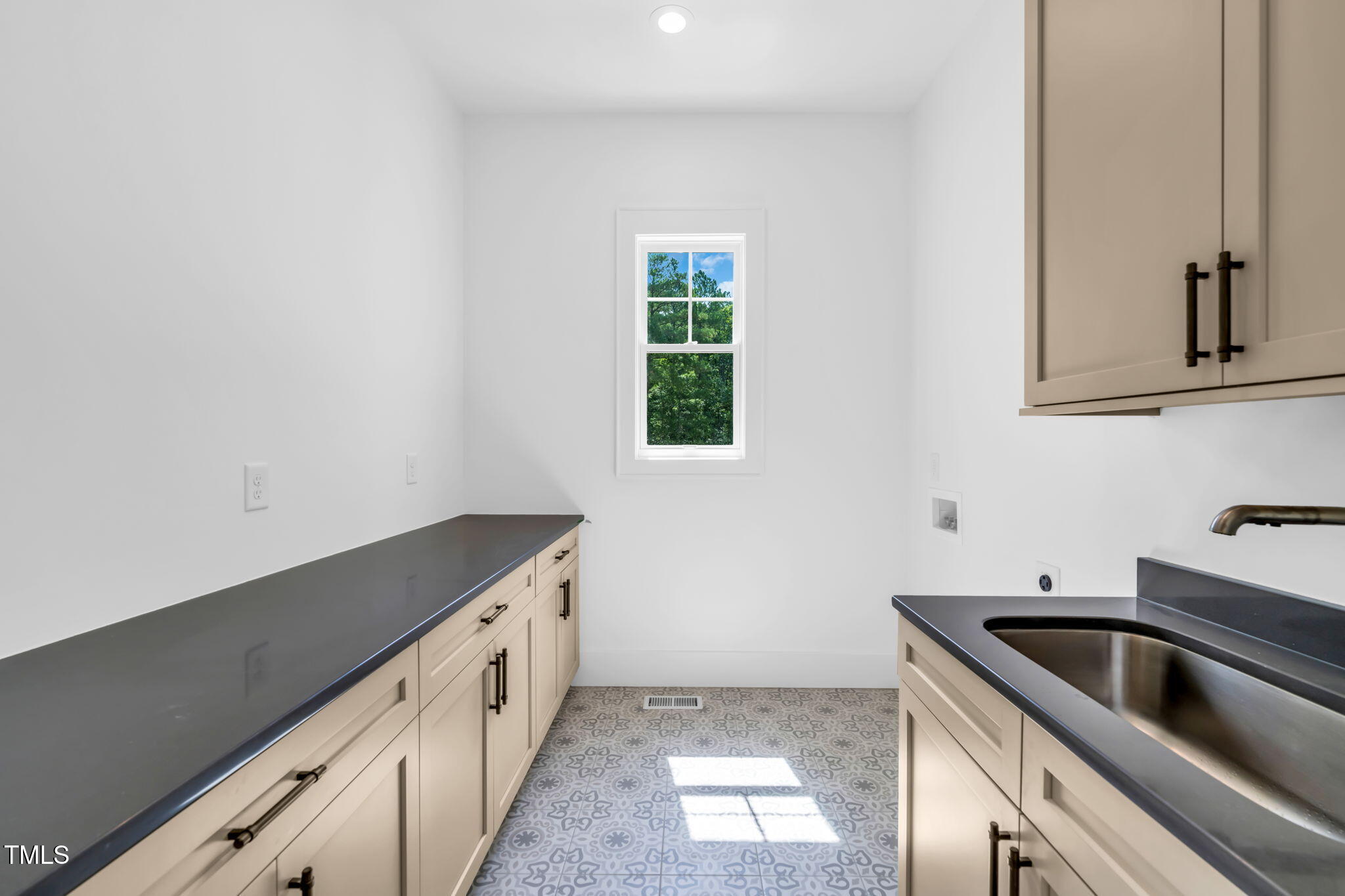 6225 Horse Fly Trail