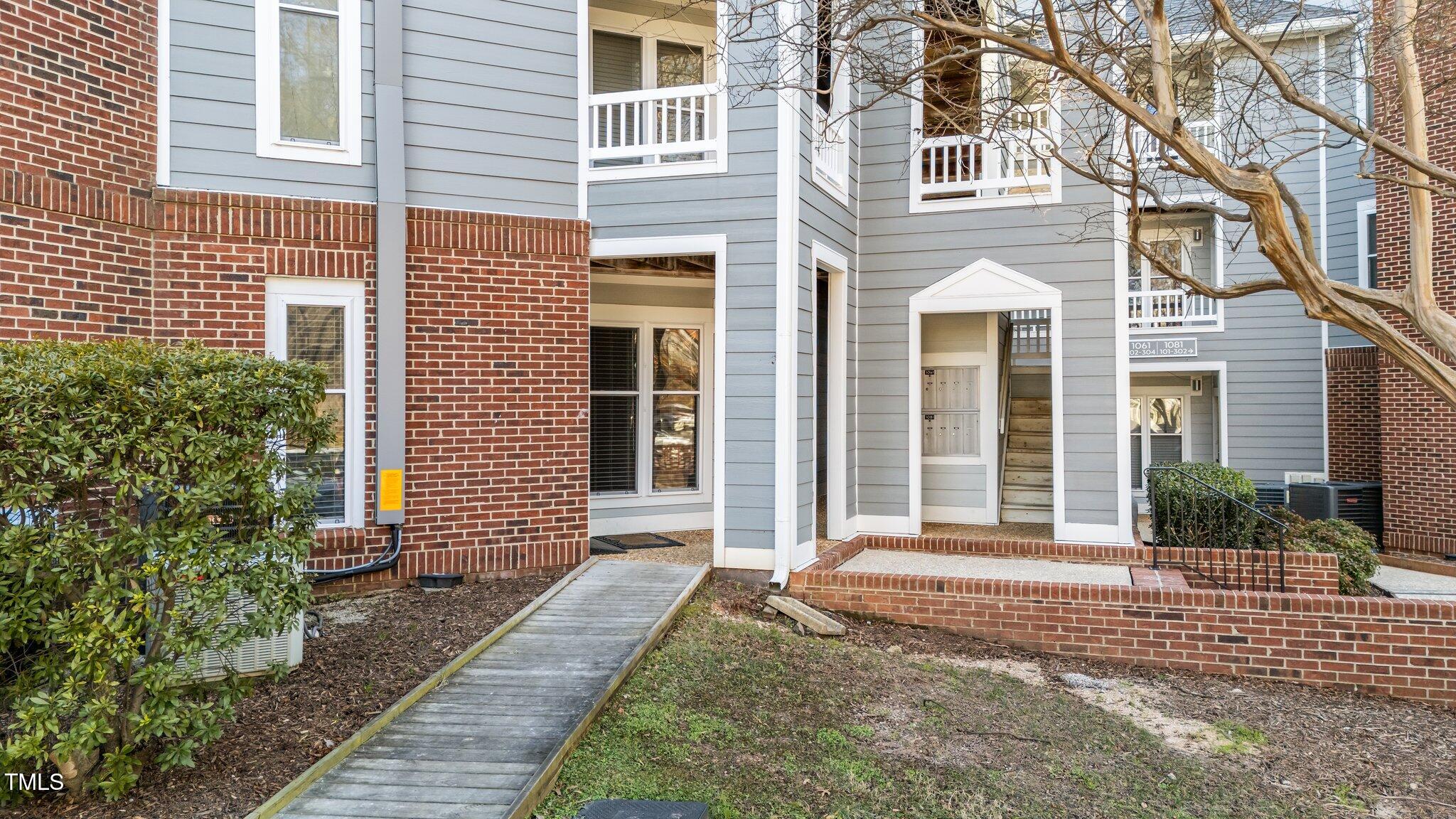 1061 Wirewood Drive # 102