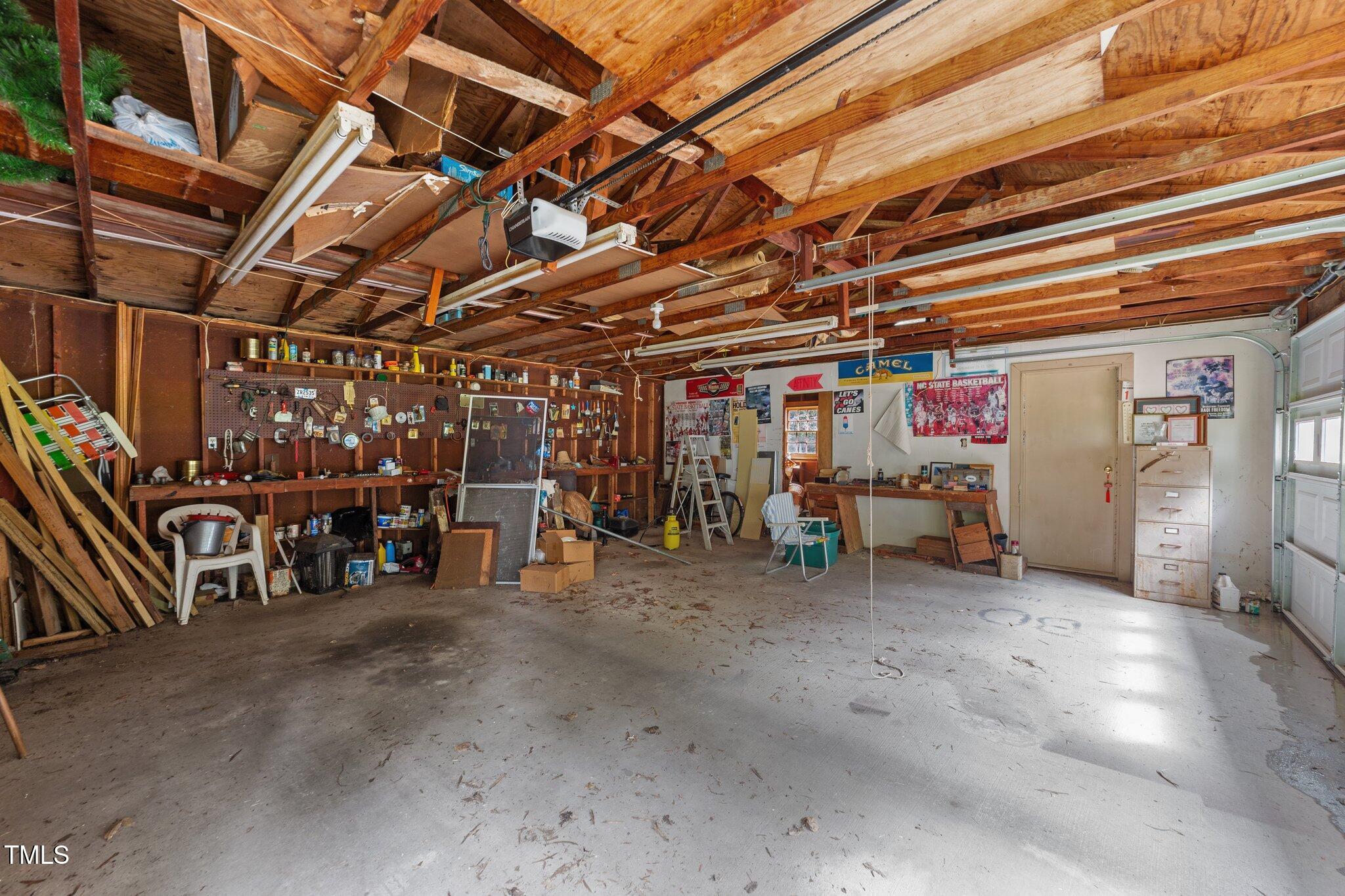 7101 Winding Way
