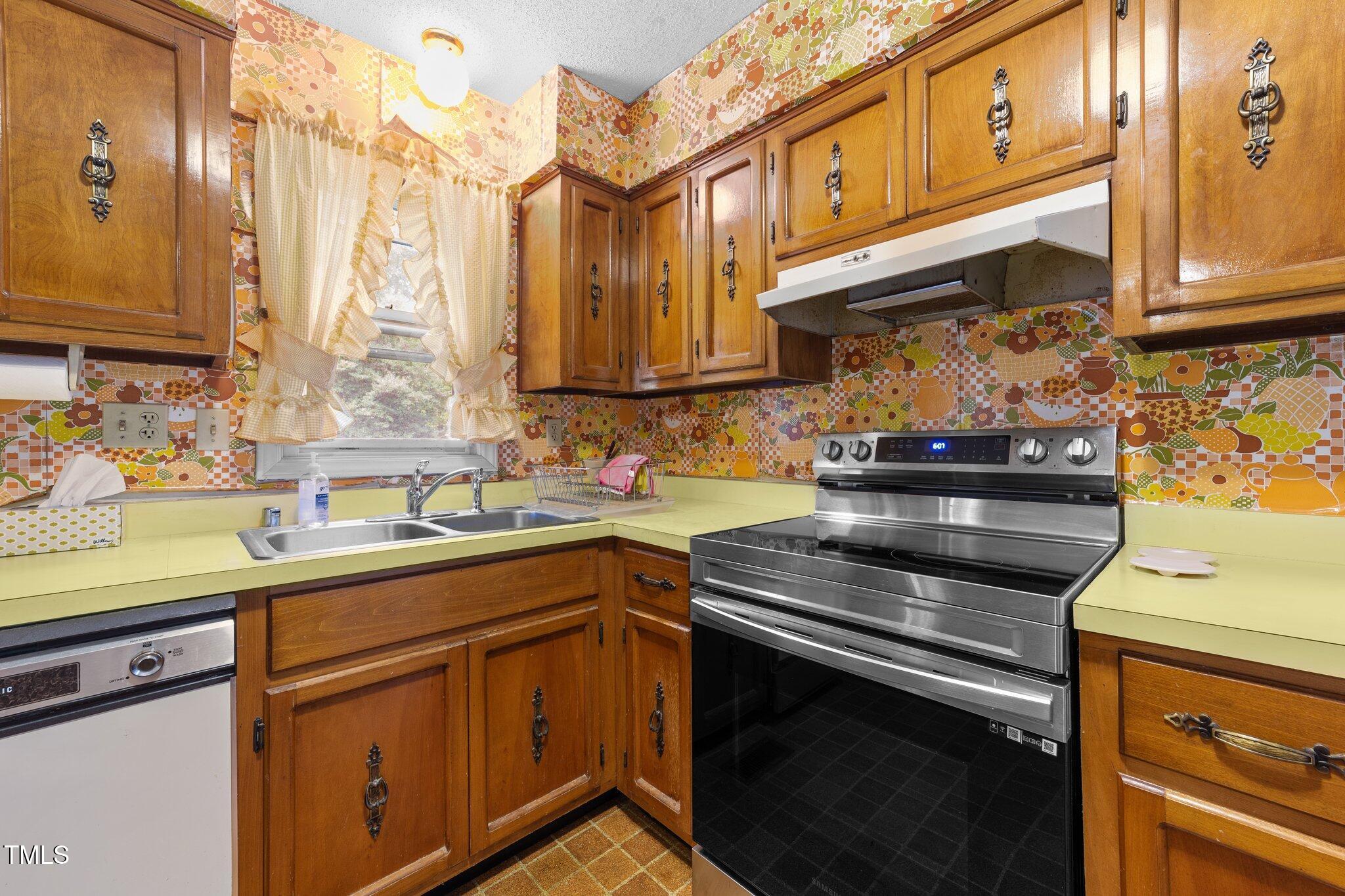 7101 Winding Way