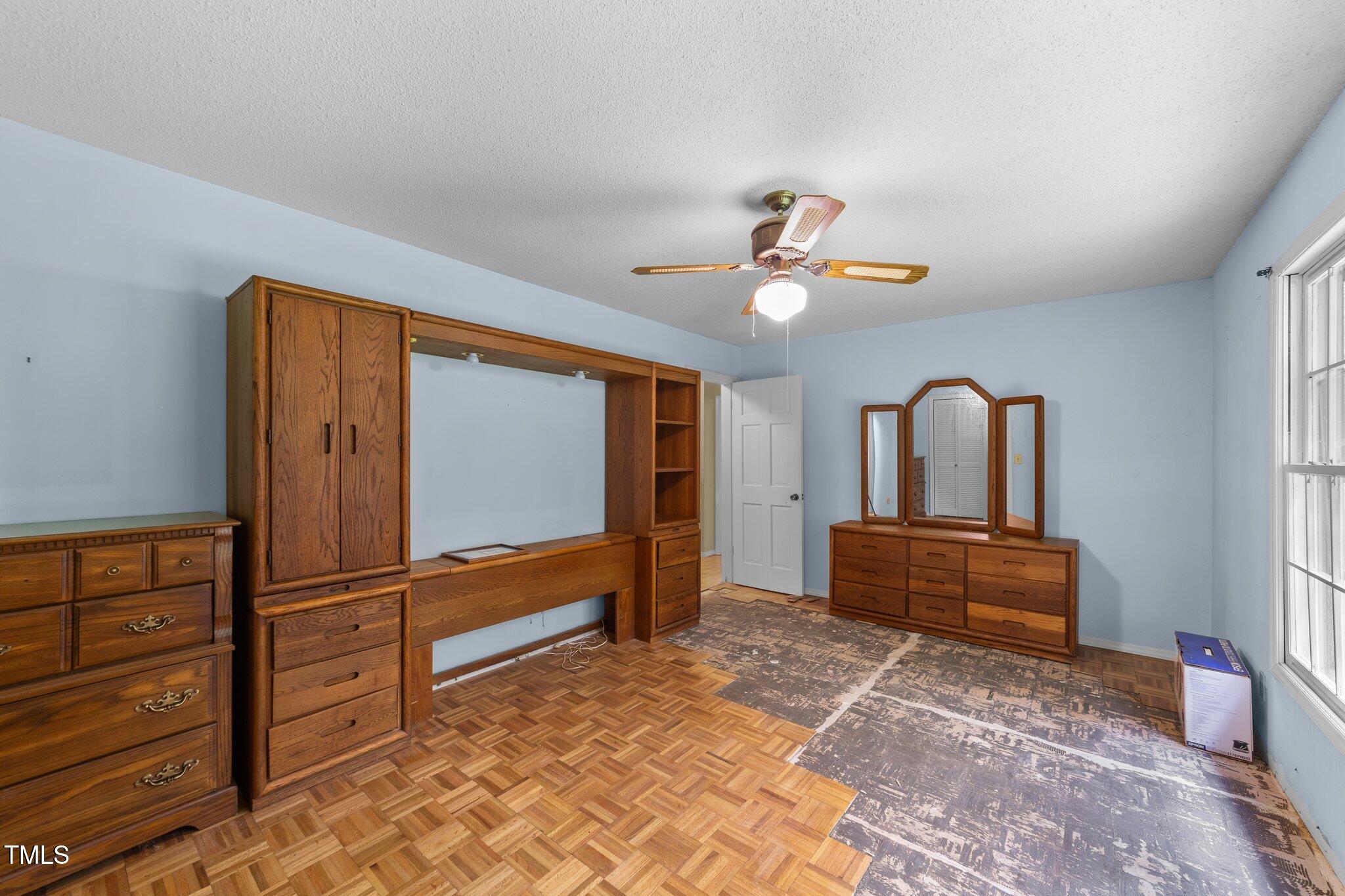 7101 Winding Way