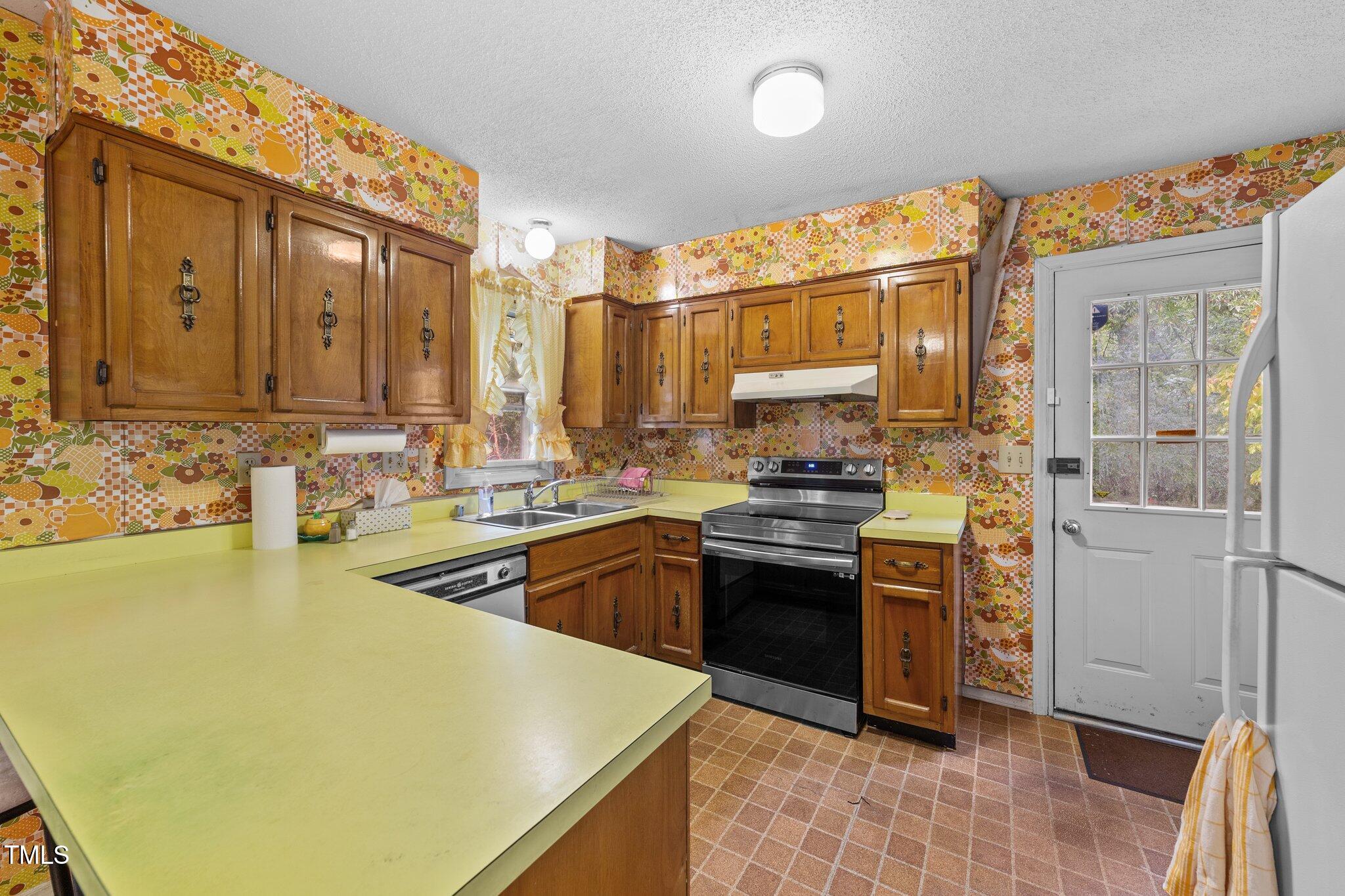 7101 Winding Way
