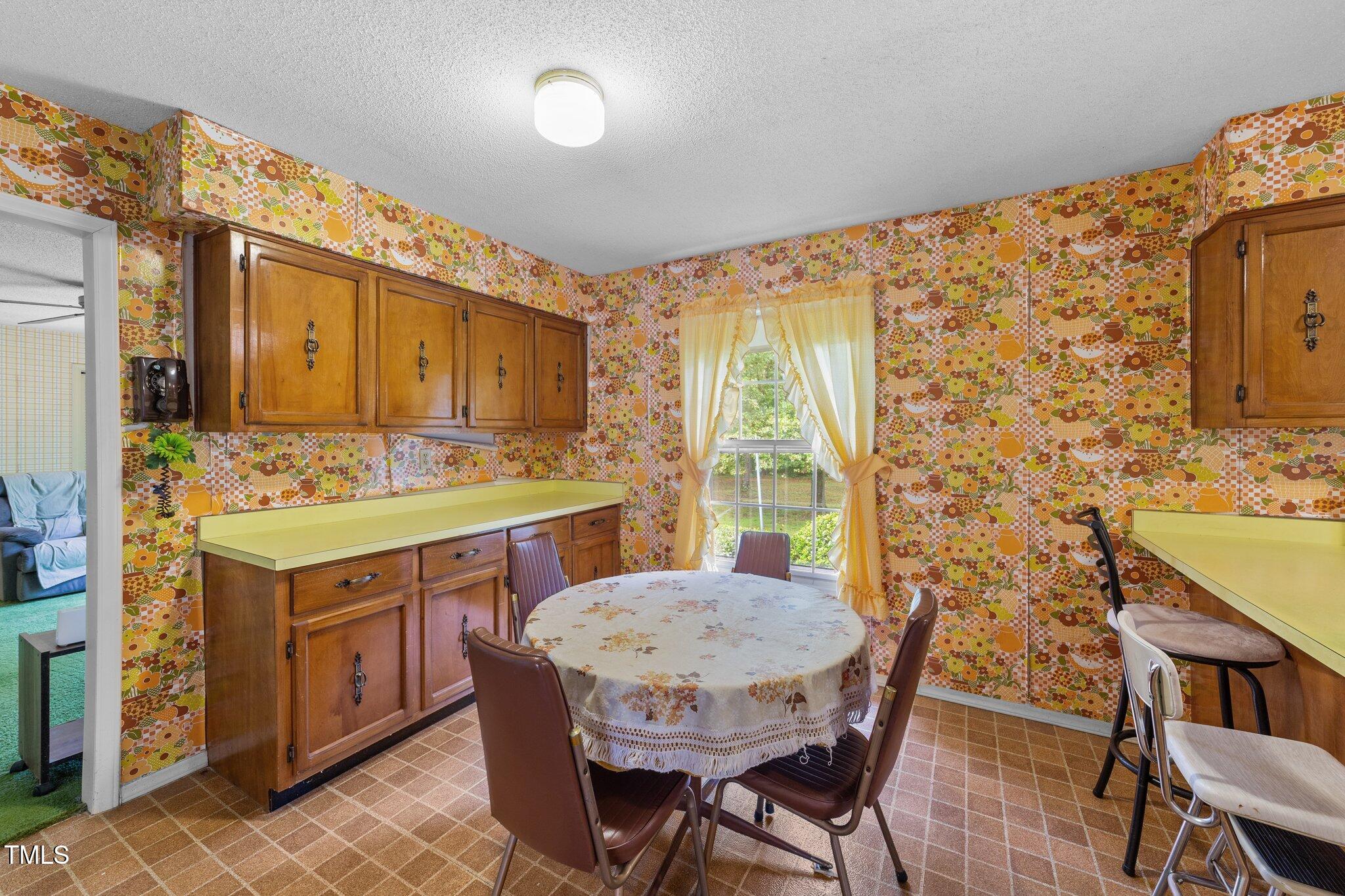 7101 Winding Way