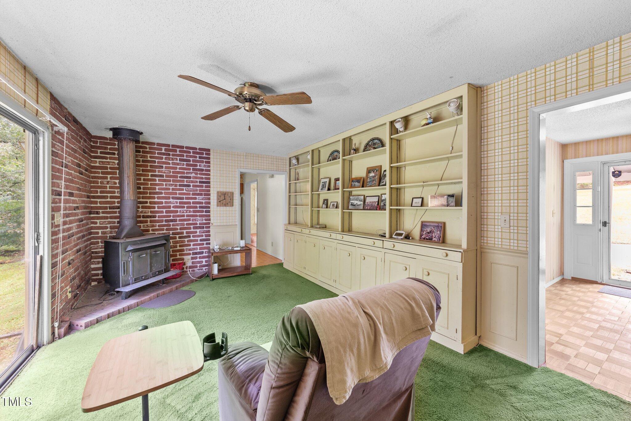 7101 Winding Way