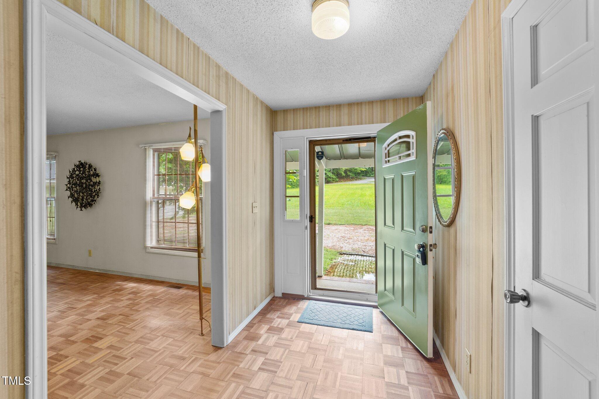 7101 Winding Way