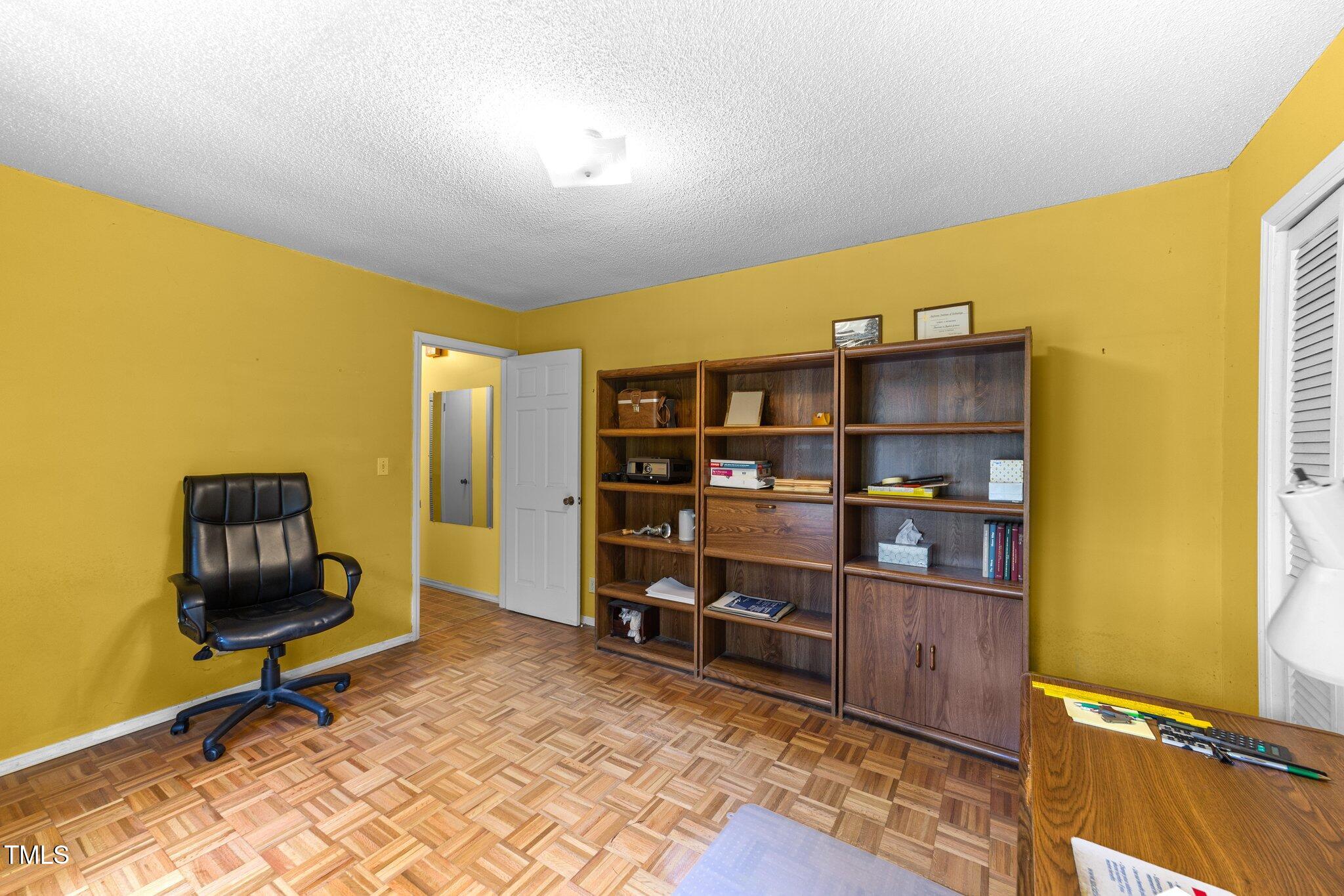 7101 Winding Way