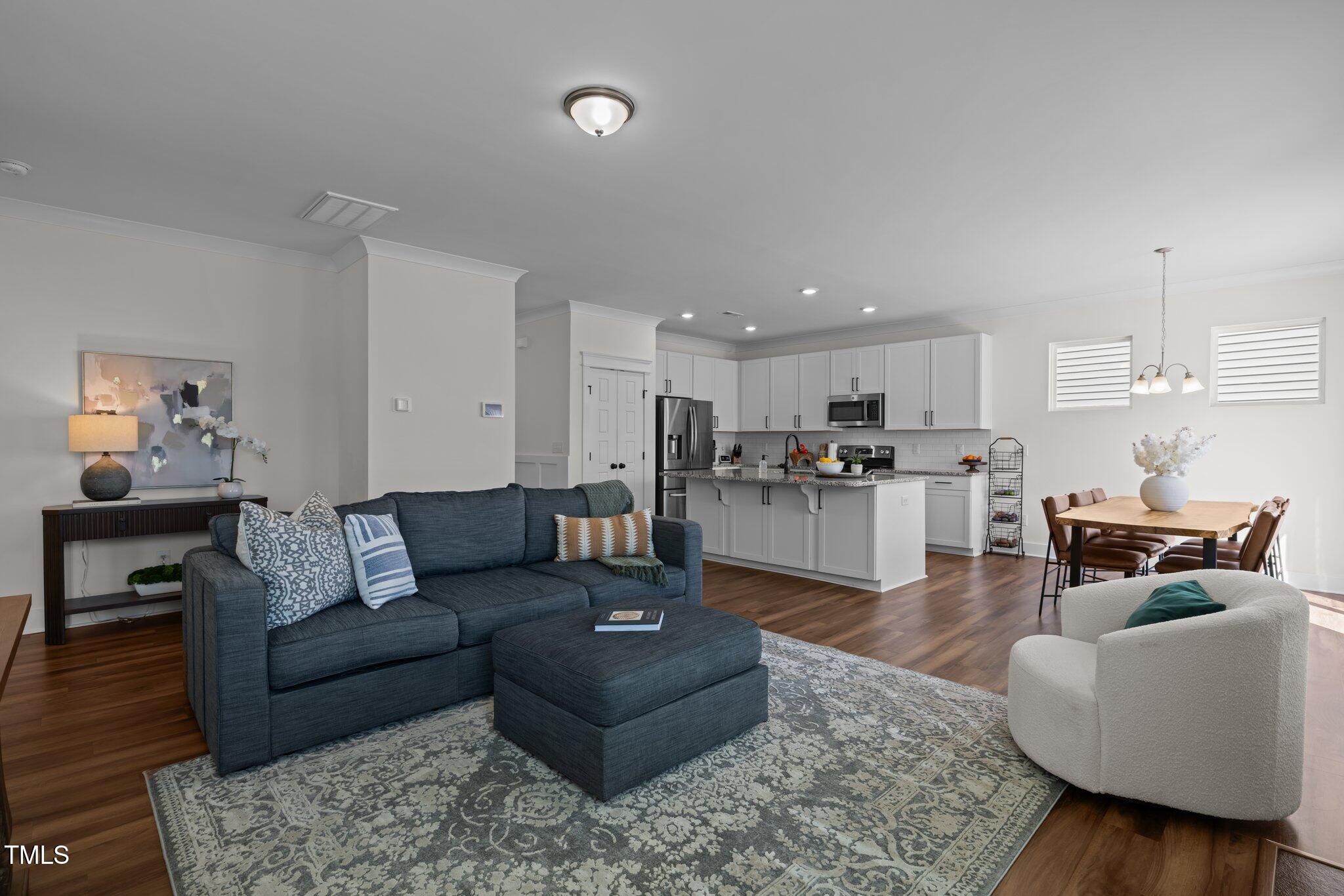 518 Hampton Crest Court