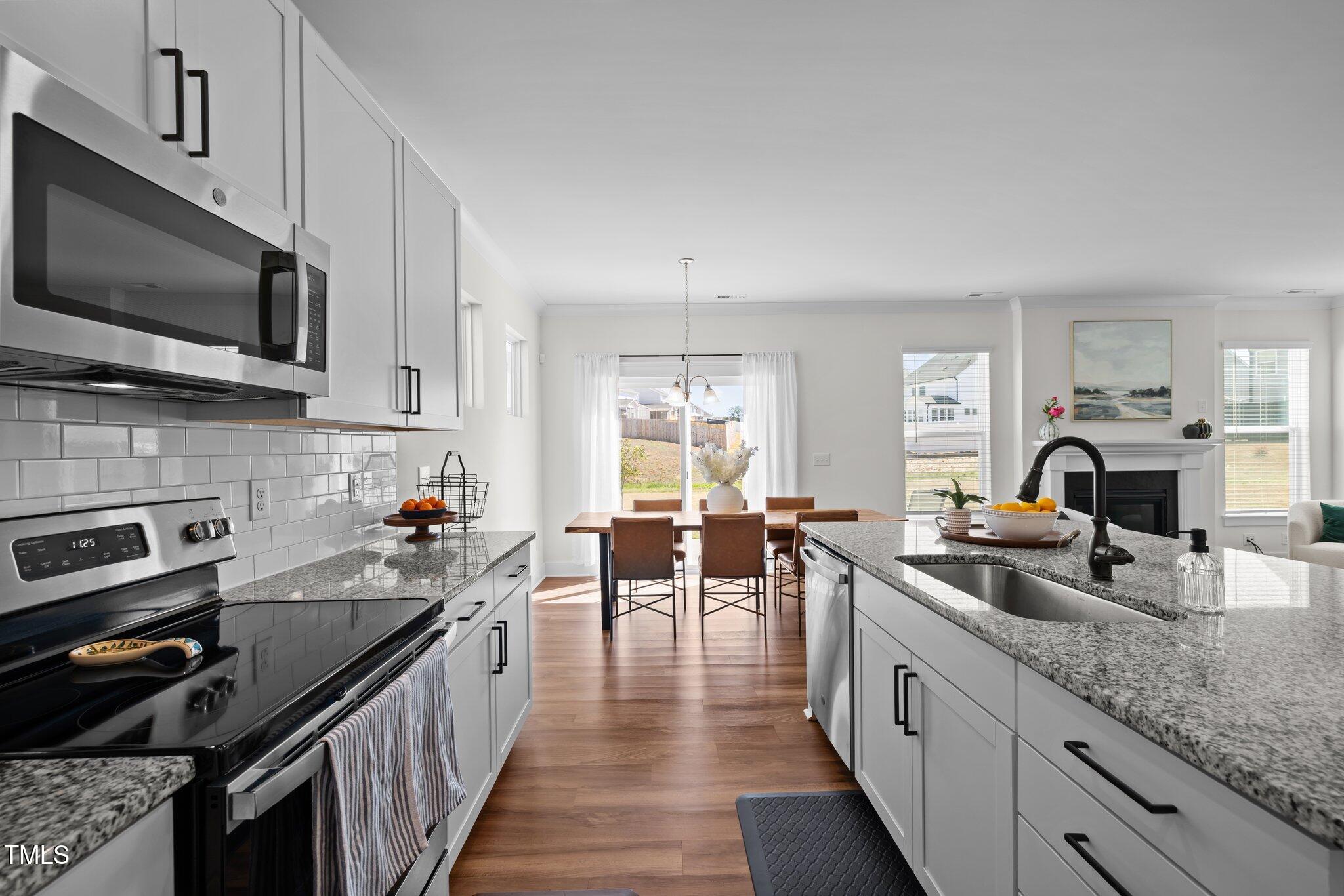 518 Hampton Crest Court