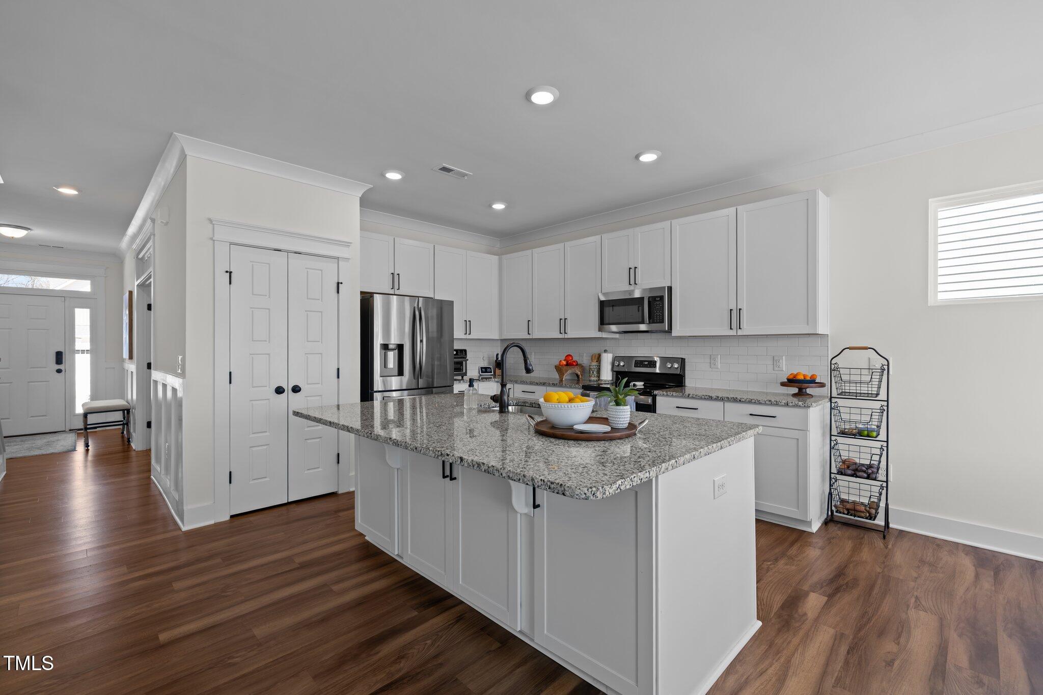 518 Hampton Crest Court
