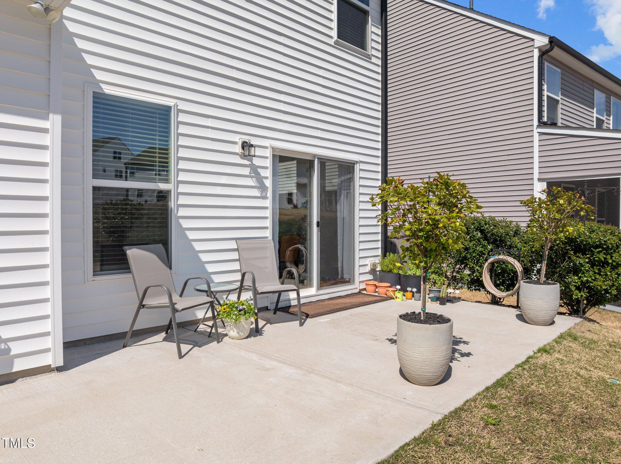518 Hampton Crest Court