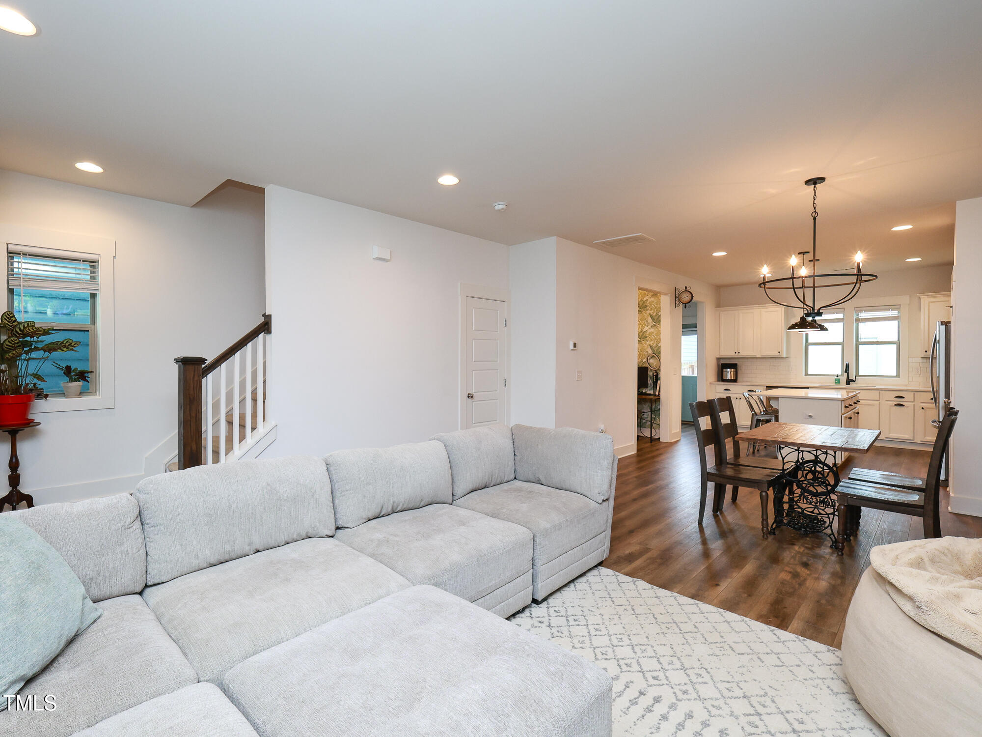 606 Great Ridge Parkway