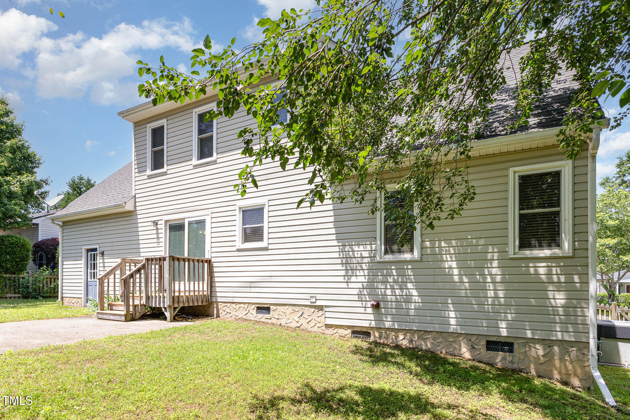 809 Maple Shade Lane